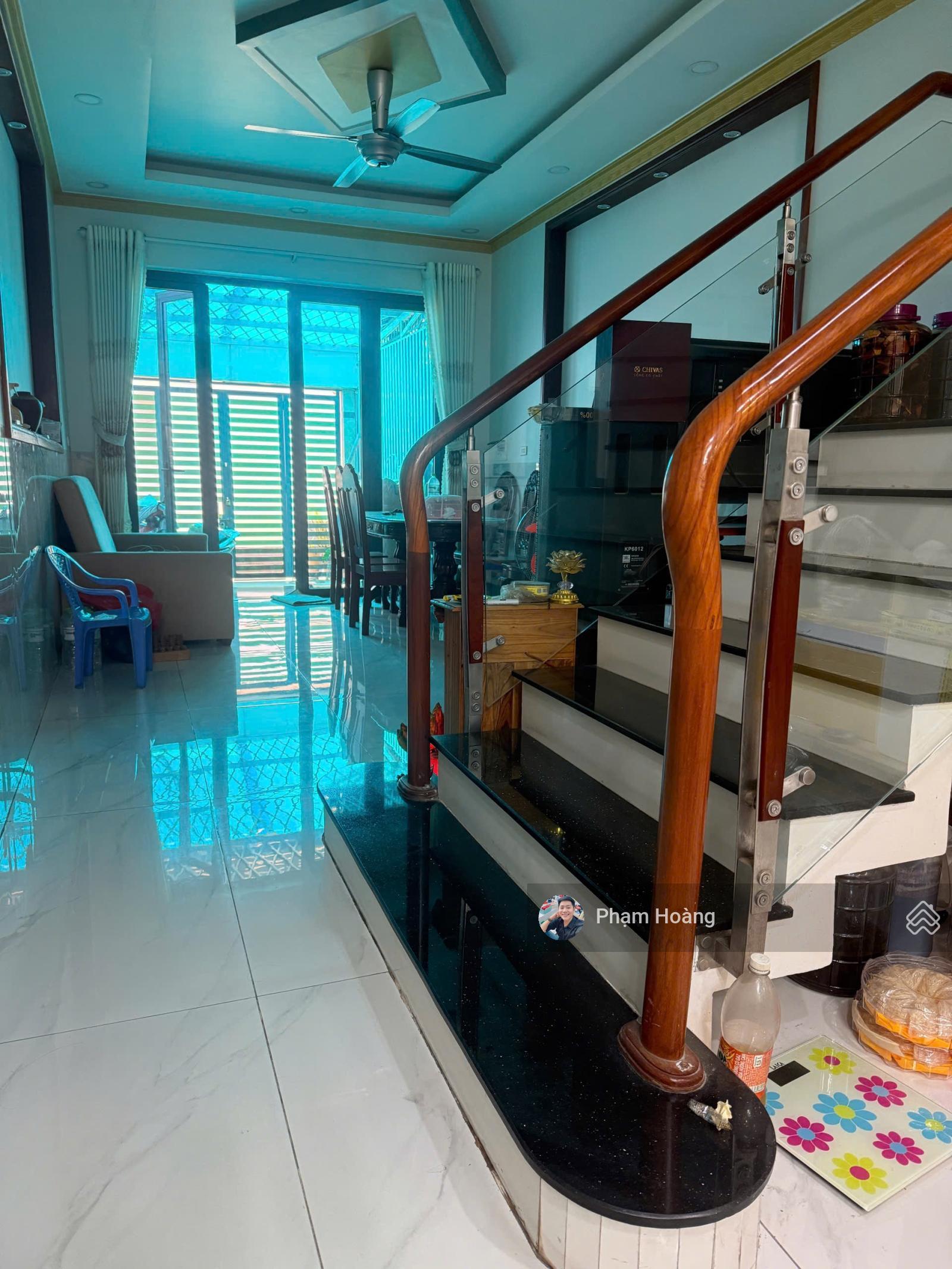 Bán nhà 4 lầu hoàn công sát TTHC Dĩ An cách Thủ Đức 1 km. DT 84m đường 5m thông cách siêu thị Go 2P