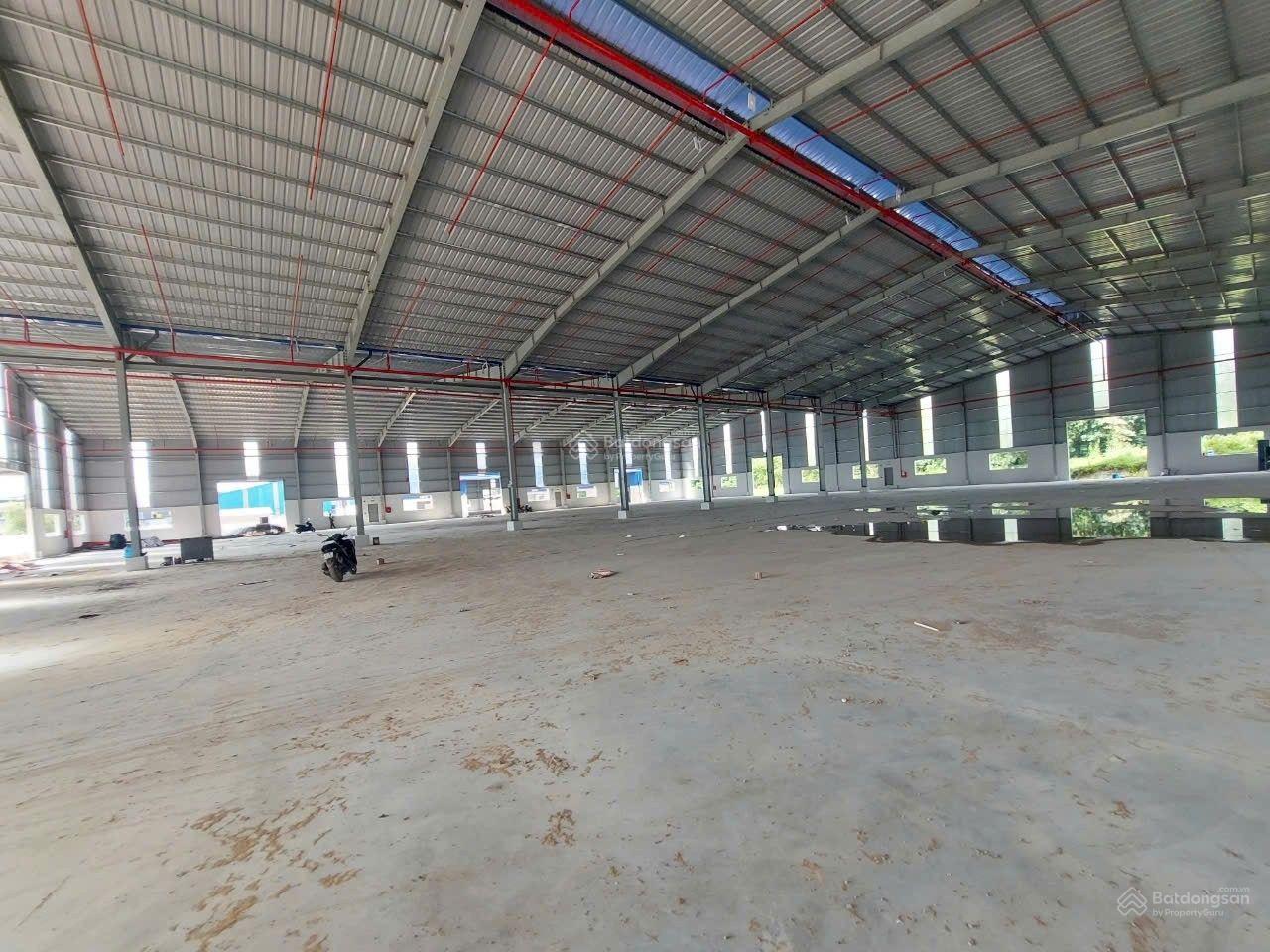 Cho thuê xưởng khuôn viên riêng 15.000m2. PCCC tự động nghiệm thu. Sx đa nghề. Tân Uyên, Bình Dương Cho thuê xưởng khuôn viên riêng 15.000m2. PCCC tự động nghiệm thu. Sx đa nghề. Tân Uyên, Bình Dương