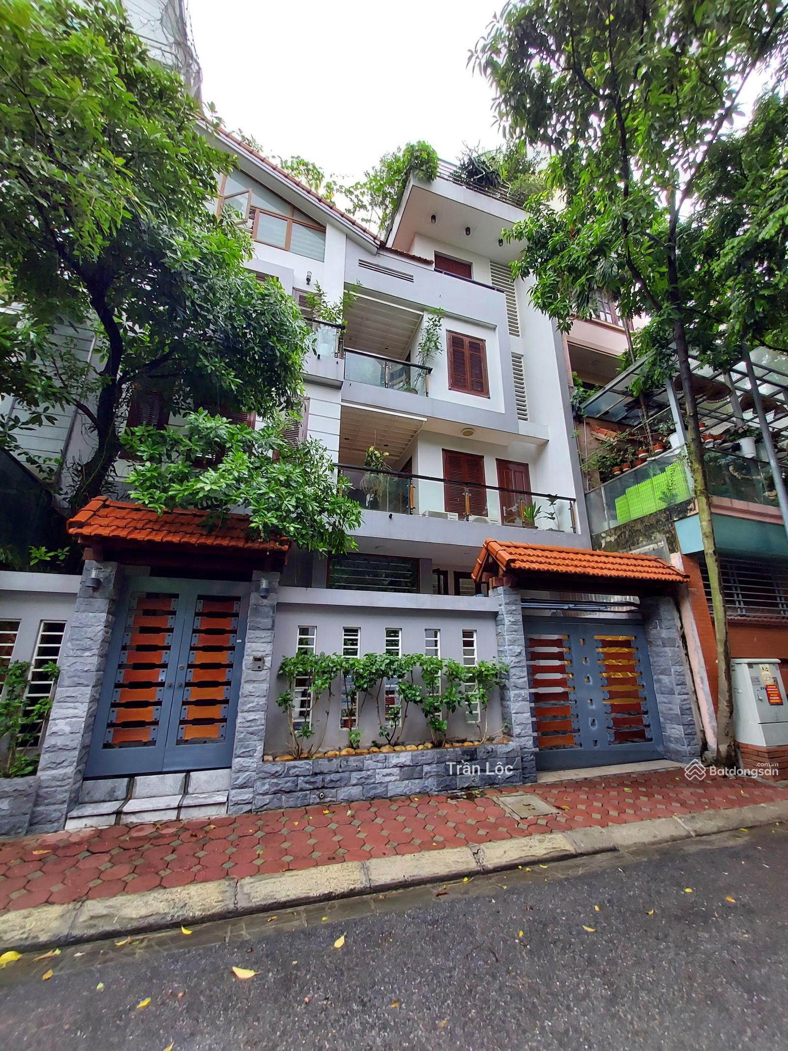 Chính chủ cần bán nhà liền kề Hoàng Hoa Thám, Đội Cấn, Vĩnh Phúc, Ba Đình, Giá nhỉnh 40 tỷ.