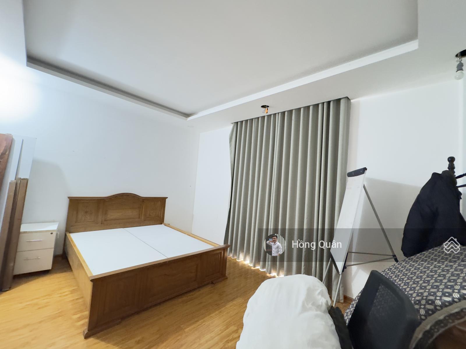 Cho thuê nhà phố khu Đảo Kim Cương, DT 5x20m. Trệt - 3 lầu - 5 phòng, có thang máy. Giá 45tr/th