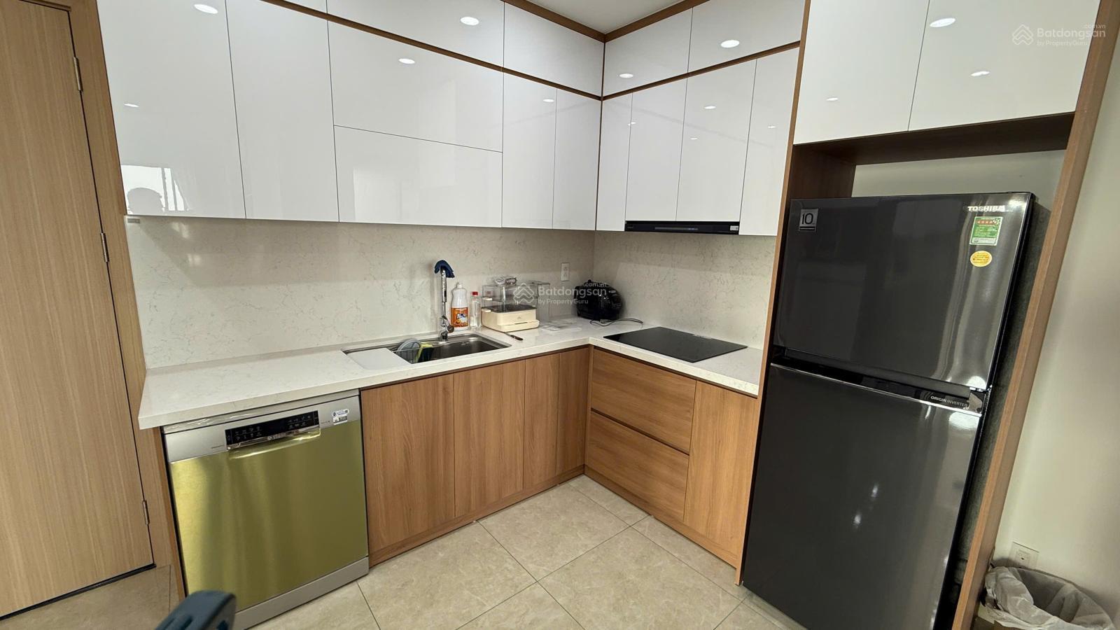 Cho thuê căn 2 phòng ngủ Minato view trực diện sông Lạch Tray siêu cảm xúc