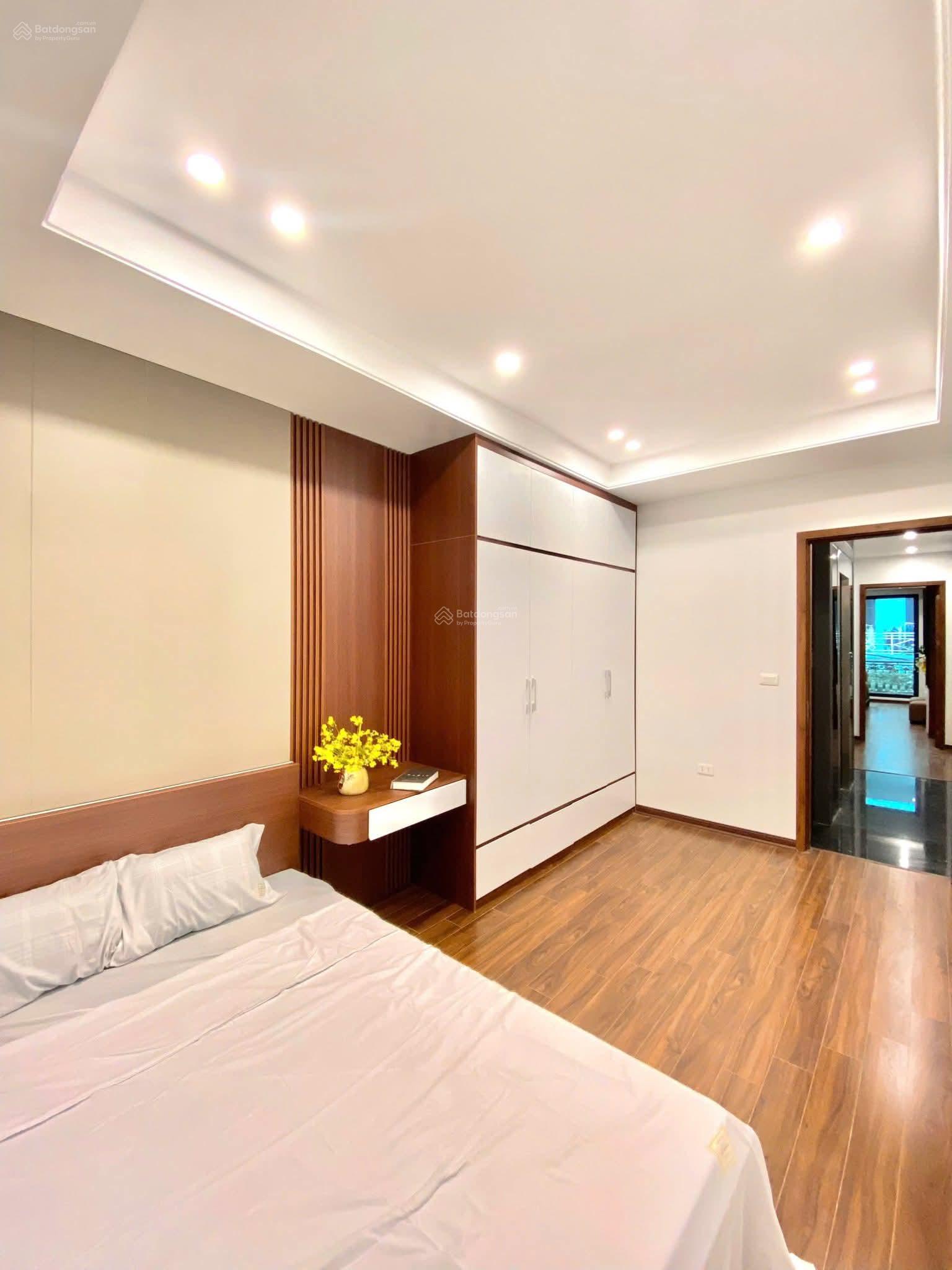 * Cực đẹp! Cho thuê nhà phố Đào Tấn. Ngõ thông. Ba bước ra ô tô. 50m2*5t. 4pn. Đủ đồ cơ bản