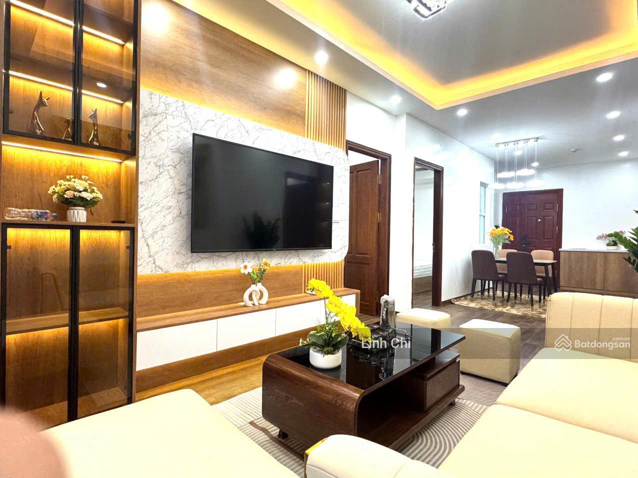 Ban Cơ yếu Chính phủ, 43 Lê Văn Lương, 2 ngủ, ban công mát mẻ quanh năm. Liên hệ: 0946 116 ***