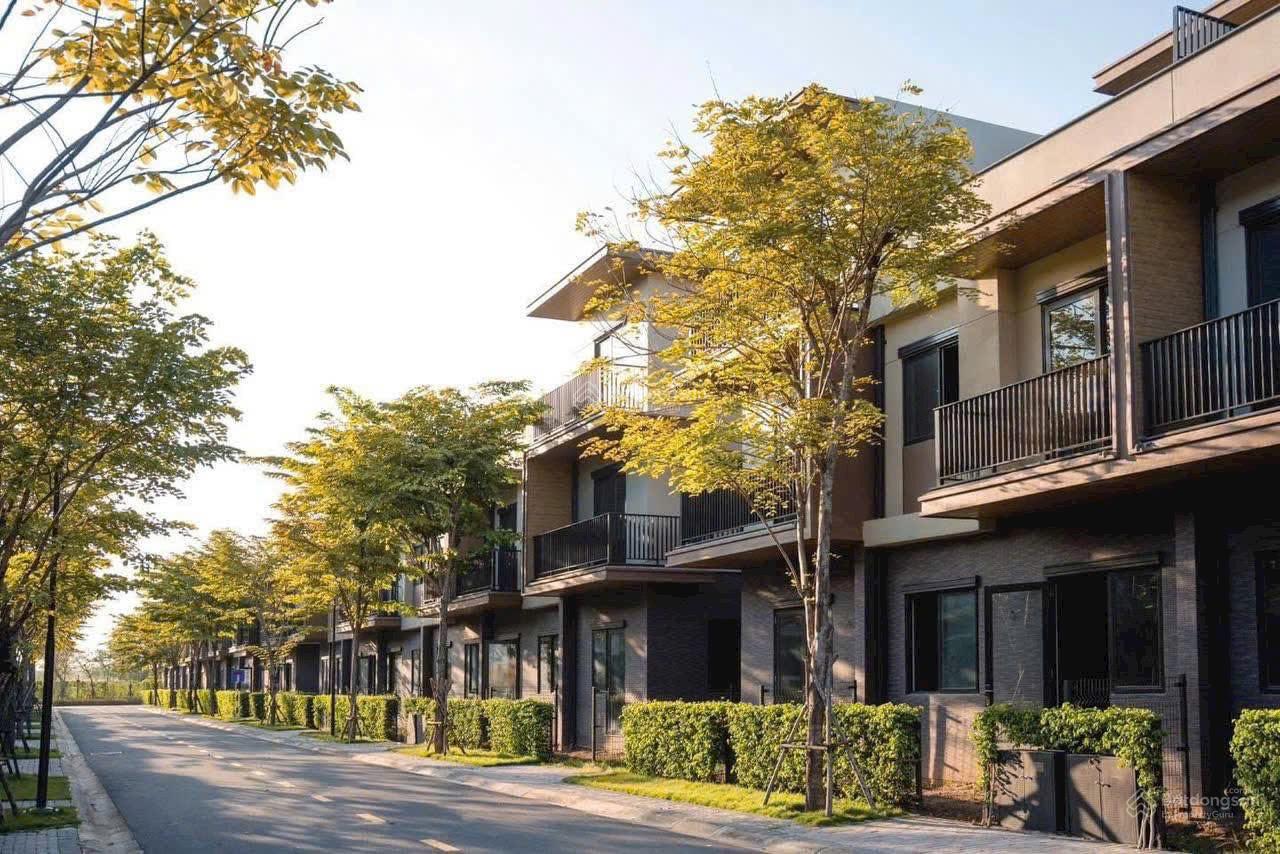 Chủ kẹt tiền cần bán gấp căn nhà phố Izumi GD1. Diện tích 143,5m2(7x20,5). sổ hồng sẵn sang tên