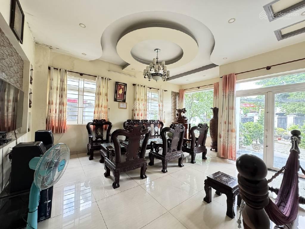 Giảm 500tr - biệt thự sân vườn - ngay MTKD Hiệp Phú - trệt, lầu - 318m2, ngang 12m - còn 17tỷ5 TL