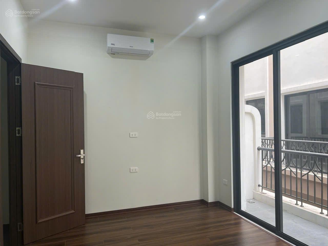 Cần ra gấp cọ xanh 62,5 m2 hoàn thiện 2 tầng gần công viên,trường học, sẵn sổ giao dịch luôn .