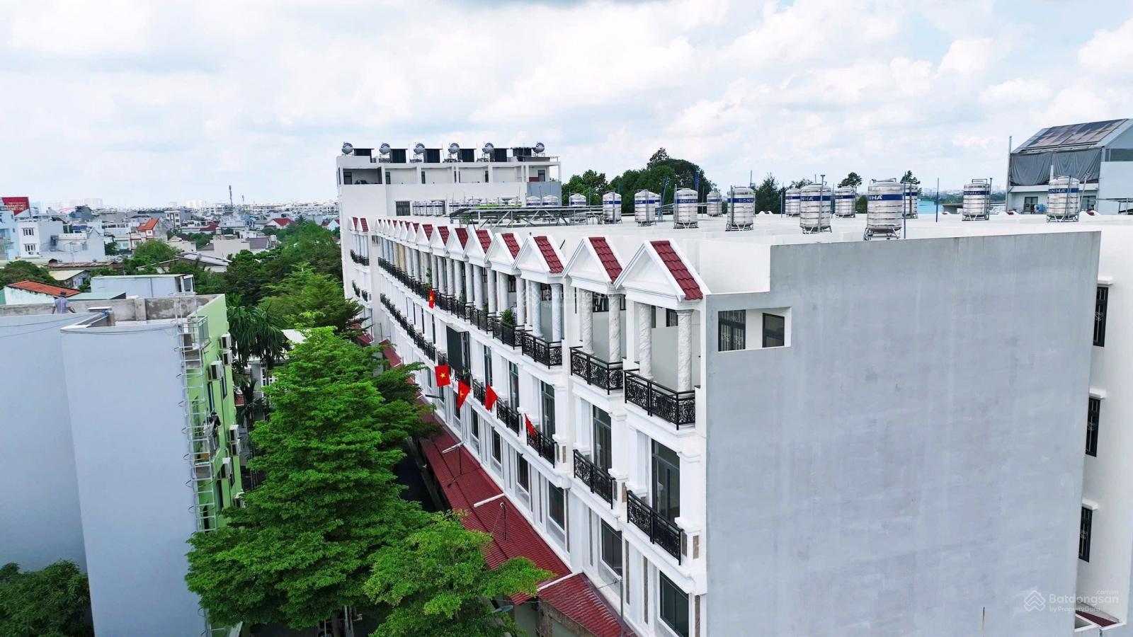 Dãy nhà phố cực đẹp ngay cổng Vạn Phúc City - đường 10 mét có vỉa hè-an ninh-Đồng Bộ 7,8Tỷ TL