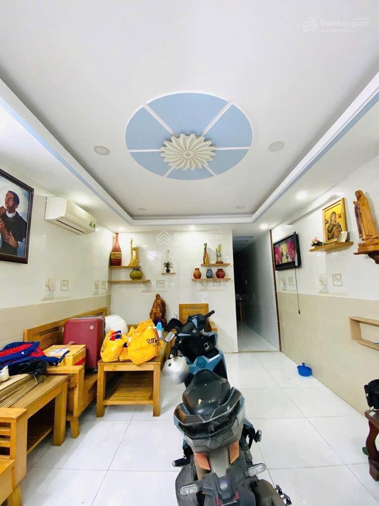 THƠM NGÁT BÌNH THẠNH SÁT BẠCH ĐẰNG NGÃ TƯ HÀNG XANH 50 m2 HẺM 5 M thoáng -4 TẦNG BTCT CHỈ 9.3T