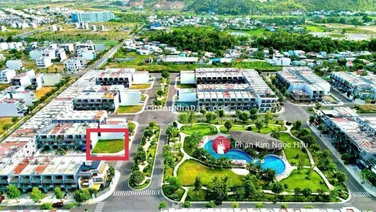 Bán lô góc góc đối diện hồ bơi công viên - Mỹ Gia Gói 8 The Capella Nha Trang