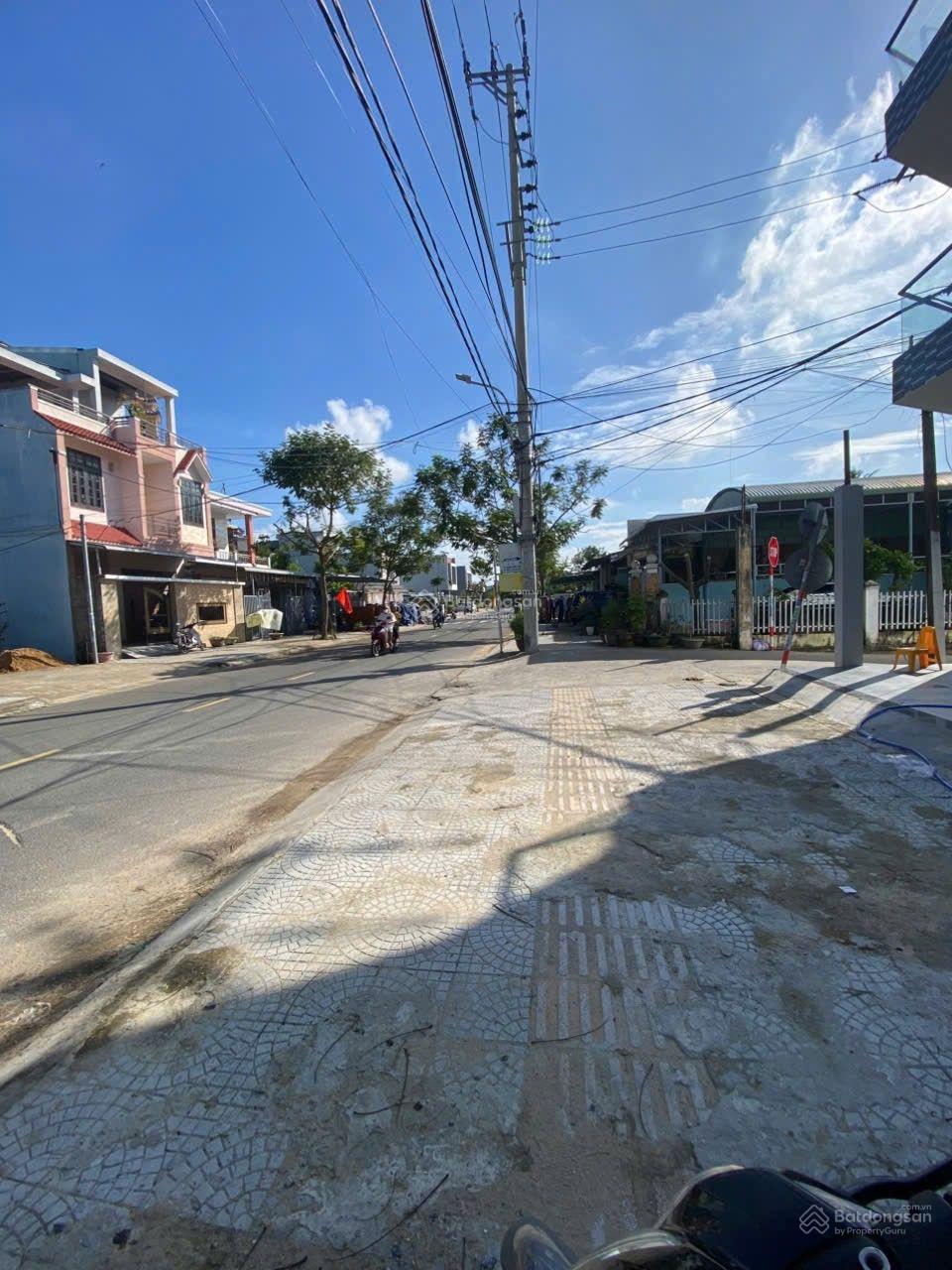 Làng đai học! Mặt tiền - Lưu Quang Vũ 7,5m - sát FPT - Hoaquy Nhson ĐN - 80m2 giá chỉ 4tỷ490