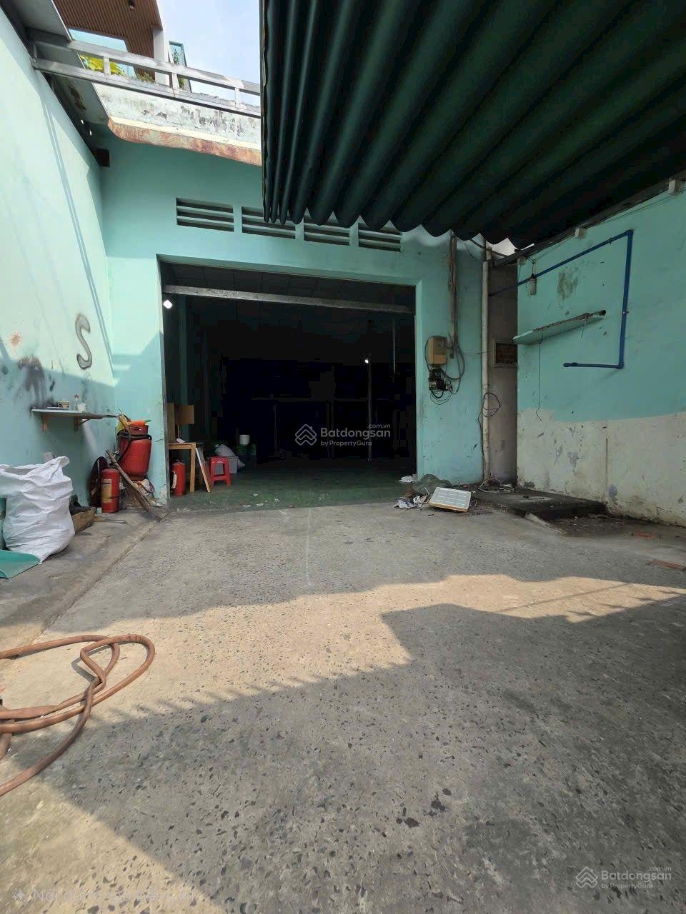 Cho thuê kho 300m2 Thoại Ngọc Hầu 10x29m có văn phòng, sân 5m gần Thạch Lam, Bình Long, Nguyễn Sơn