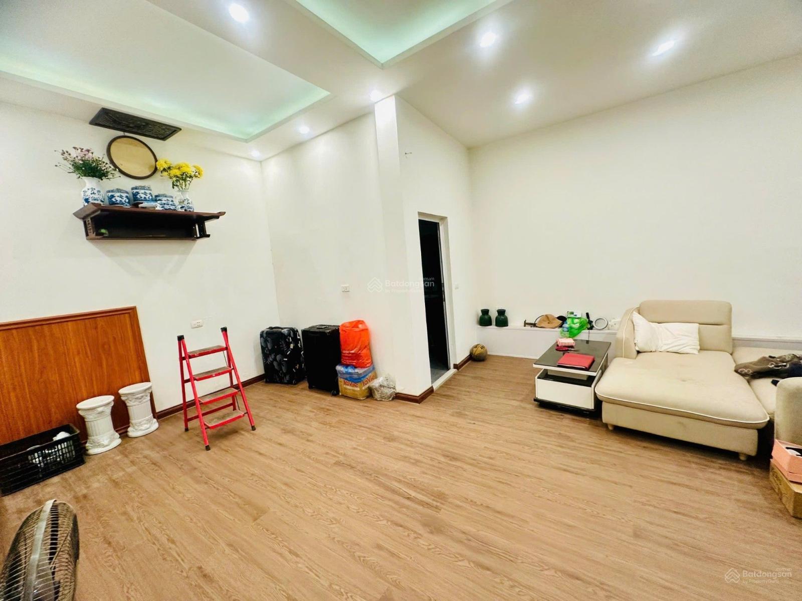 Ngõ phố Mỹ Đình, lô góc 10,5 tỷ - 40m2, 4 tầng, mặt tiền 5,2m - đối diện sân vận động Mỹ Đình