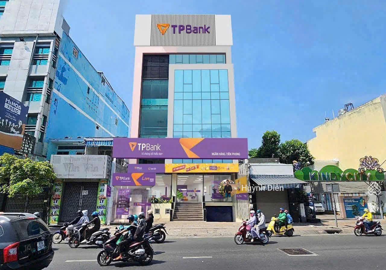 Tòa nhà vip 1 đời chủ ngay Võ Văn Ngân, TP Thủ Đức.DT: 14x30m. Hầm 7 tầng. HĐT 250 triệu. Giá 67 tỷ