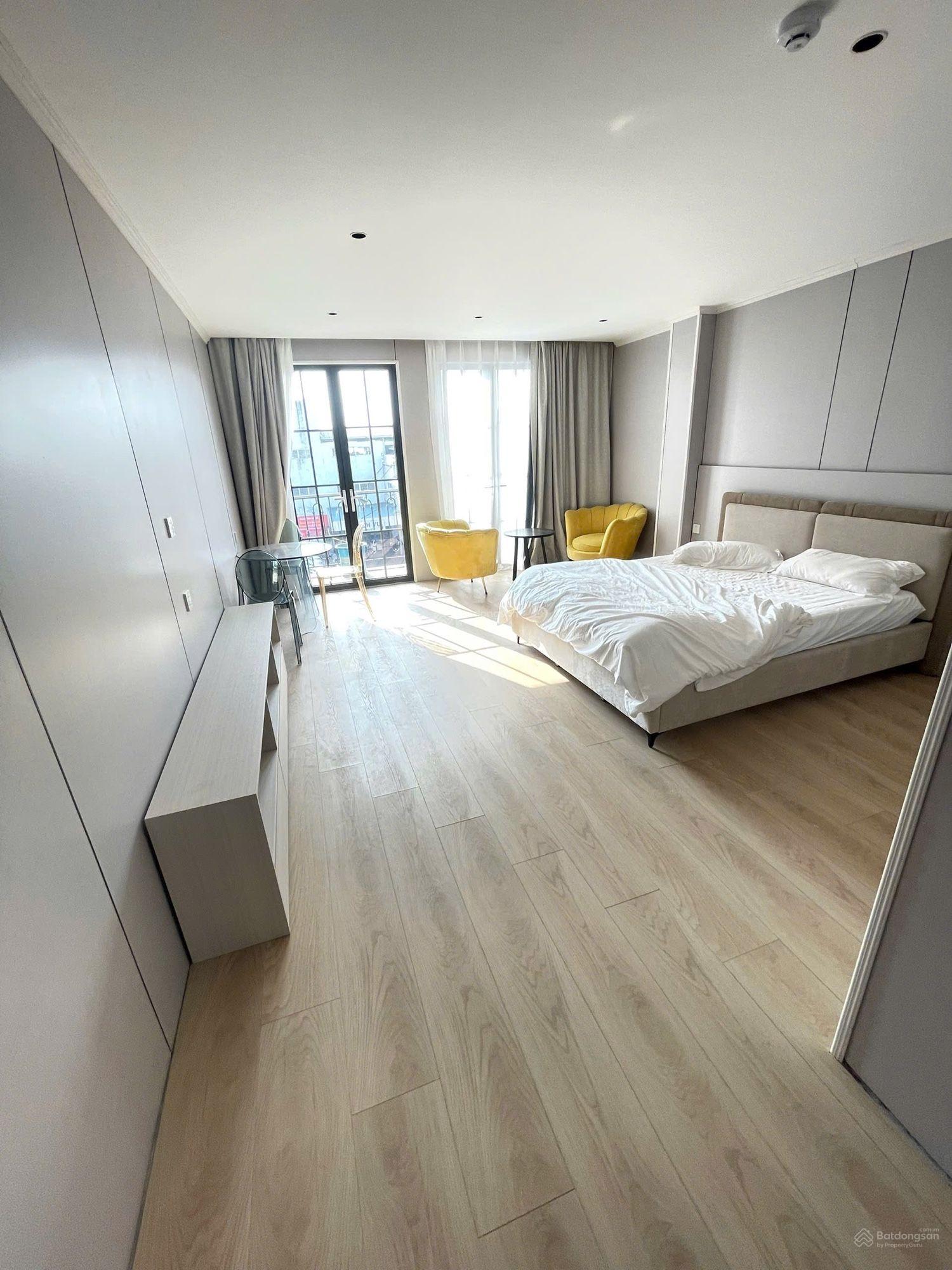 Mặt phố Nghi Tàm 115 tỷ, 150m2, 8 tầng, mặt tiền 9m - view Hồ Tây Mặt phố Nghi Tàm 115 tỷ, 150m2, 8 tầng, mặt tiền 9m - view Hồ Tây