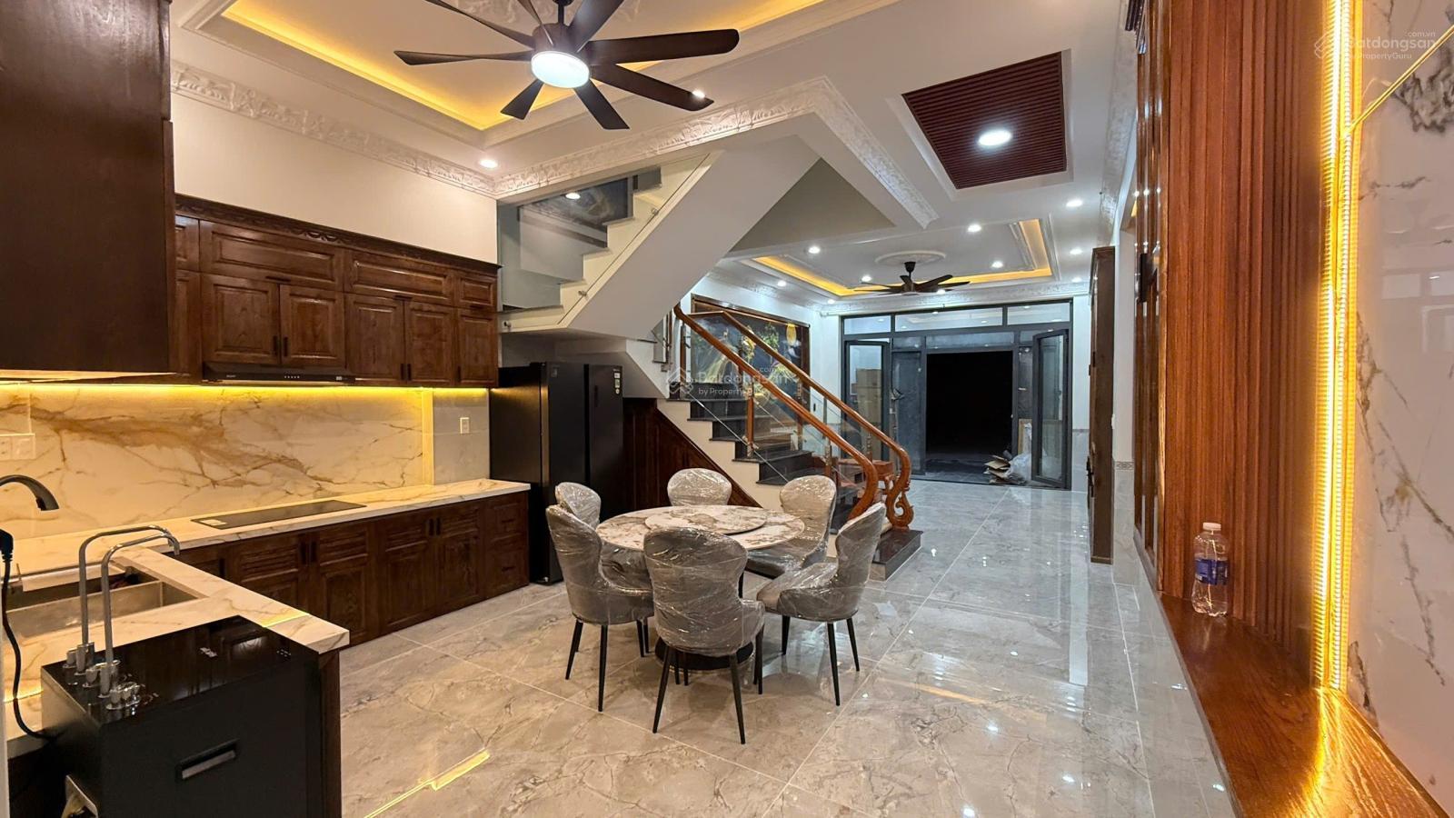 Nhà phố mới hoàn công mặt tiền kinh doanh KDC Phú Hồng Thịnh, phường Đông Hòa