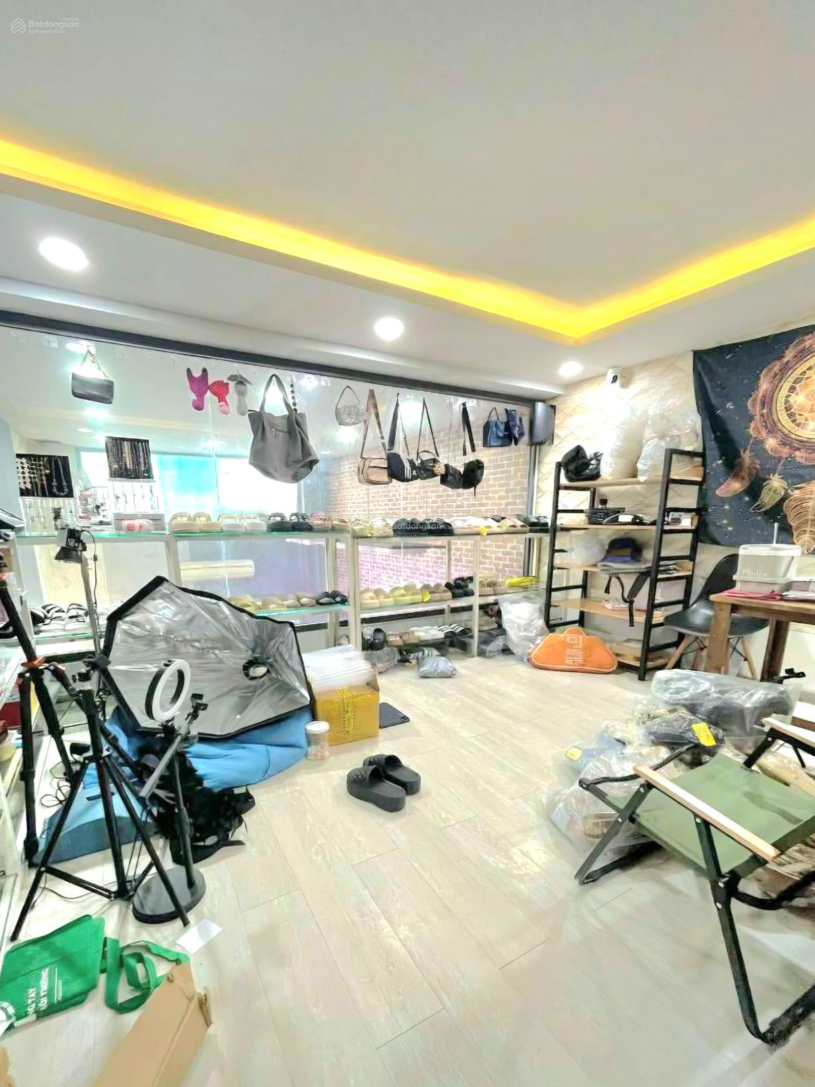 CẠNH Q11 ,CHỢ HOA ĐẦM SEN - 4 TẦNG 82M2 - HXT 8M THÔNG