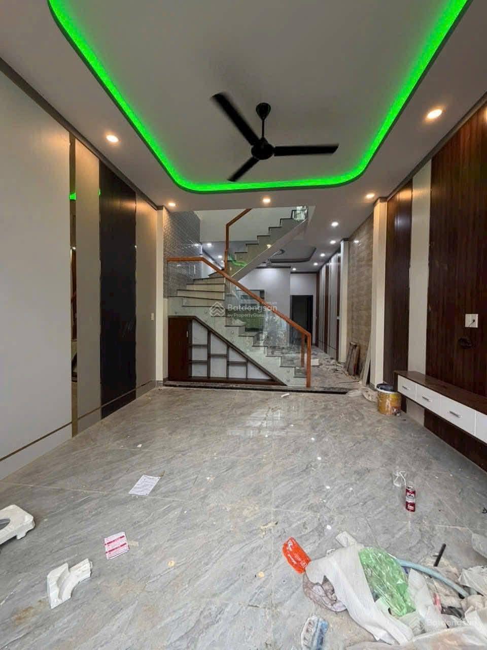 Bán 2 căn nhà lầu gần quảng trường tỉnh Đồng Nai - chỉ 3 tỷ 850