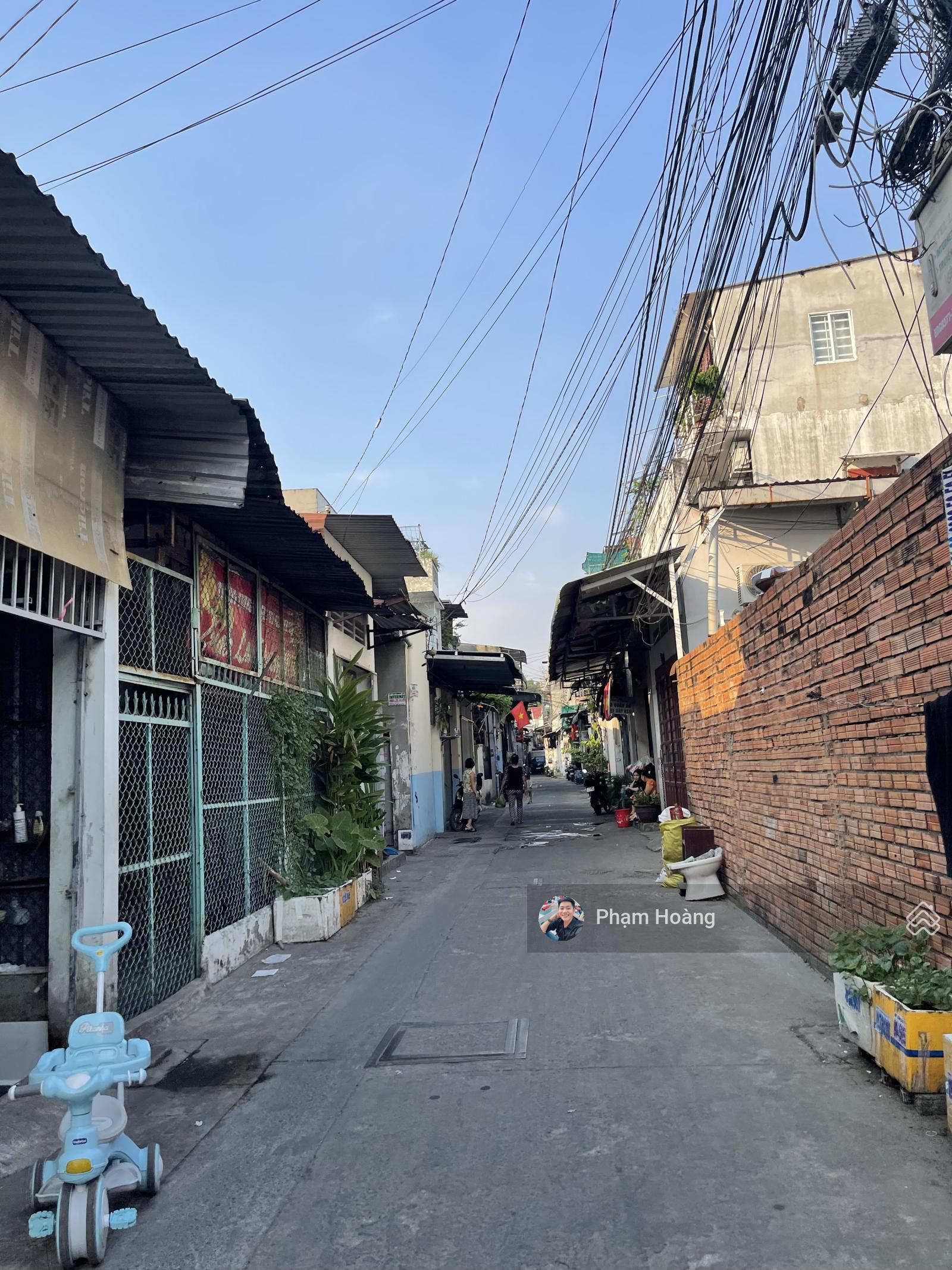 Bán dãy trọ 254m2 có 9 phòng nhỏ - 4 lớn - 1 kiot.
Tại Nguyễn Đức Thiệu, P Dĩ An, HCM