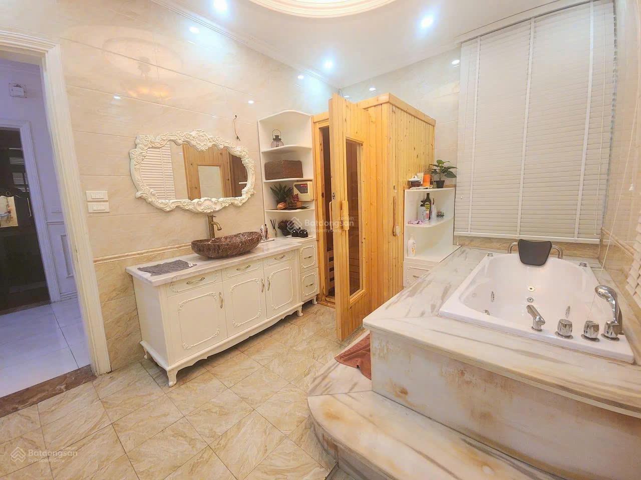 Bán nhà mặt phố Xuân La, 56 tỷ, 90m2, 6PN + 6WC, mặt tiền 7m, cơ hội đầu tư Hot! Bán nhà mặt phố Xuân La, 56 tỷ, 90m2, 6PN + 6WC, mặt tiền 7m, cơ hội đầu tư Hot!