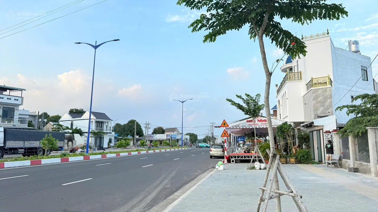 Kẹt tiền xoay sở công việc anh chủ bán rẻ lô đất mặt tiền Ven Biển 994 ngang 15x33m giá 7tỷ5