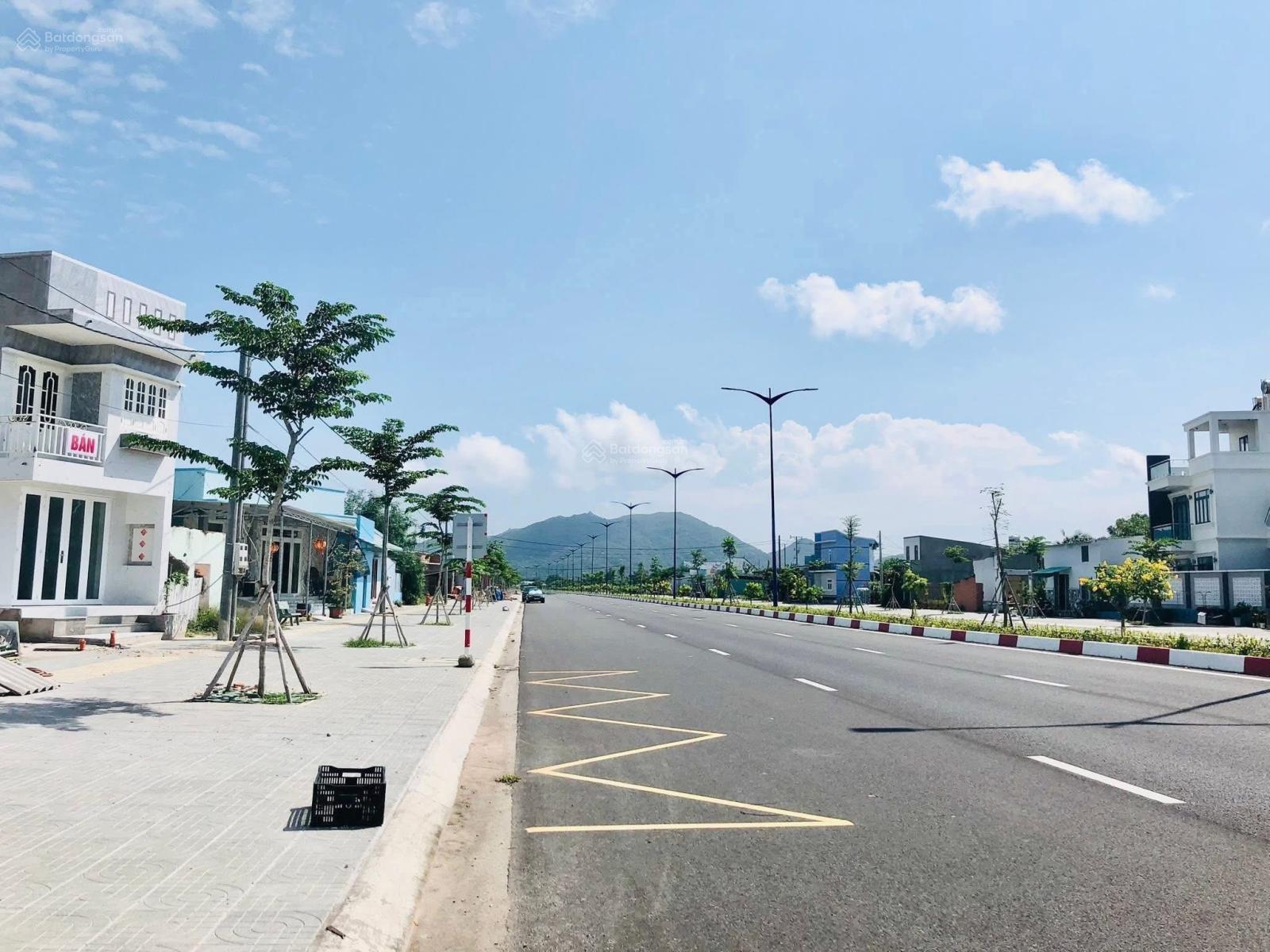 Kẹt tiền xoay sở công việc anh chủ bán rẻ lô đất mặt tiền Ven Biển 994 ngang 15x33m giá 7tỷ5