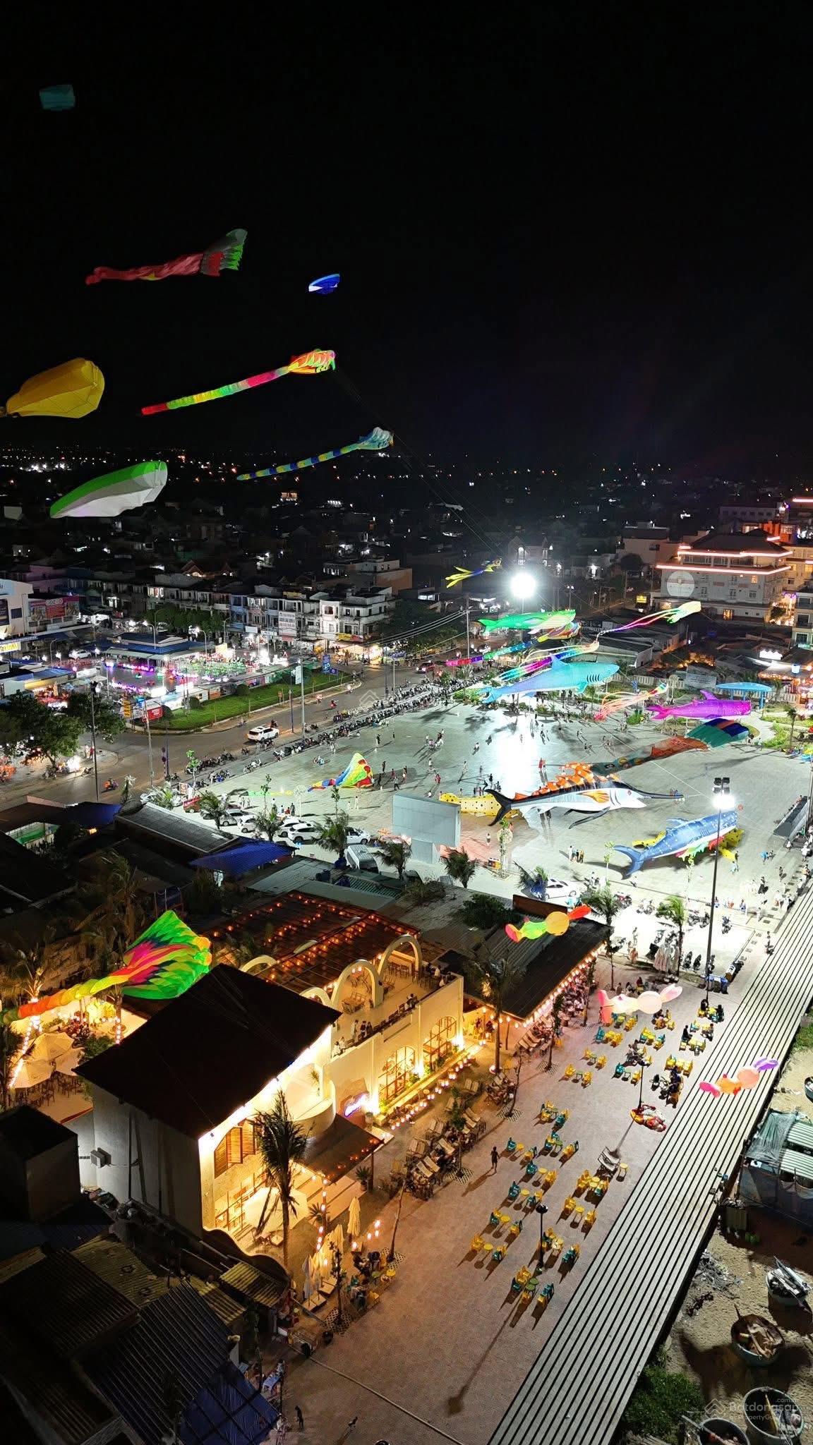 Kẹt tiền xoay sở công việc anh chủ bán rẻ lô đất mặt tiền Ven Biển 994 ngang 15x33m giá 7tỷ5