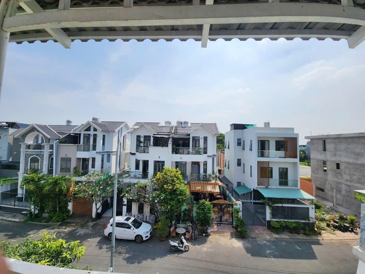 Chủ ngộp hạ giá bán gấp Biệt Thự 3 tầng khu đô thị NĂM SAO 128m2 chỉ còn 5,2 tỷ