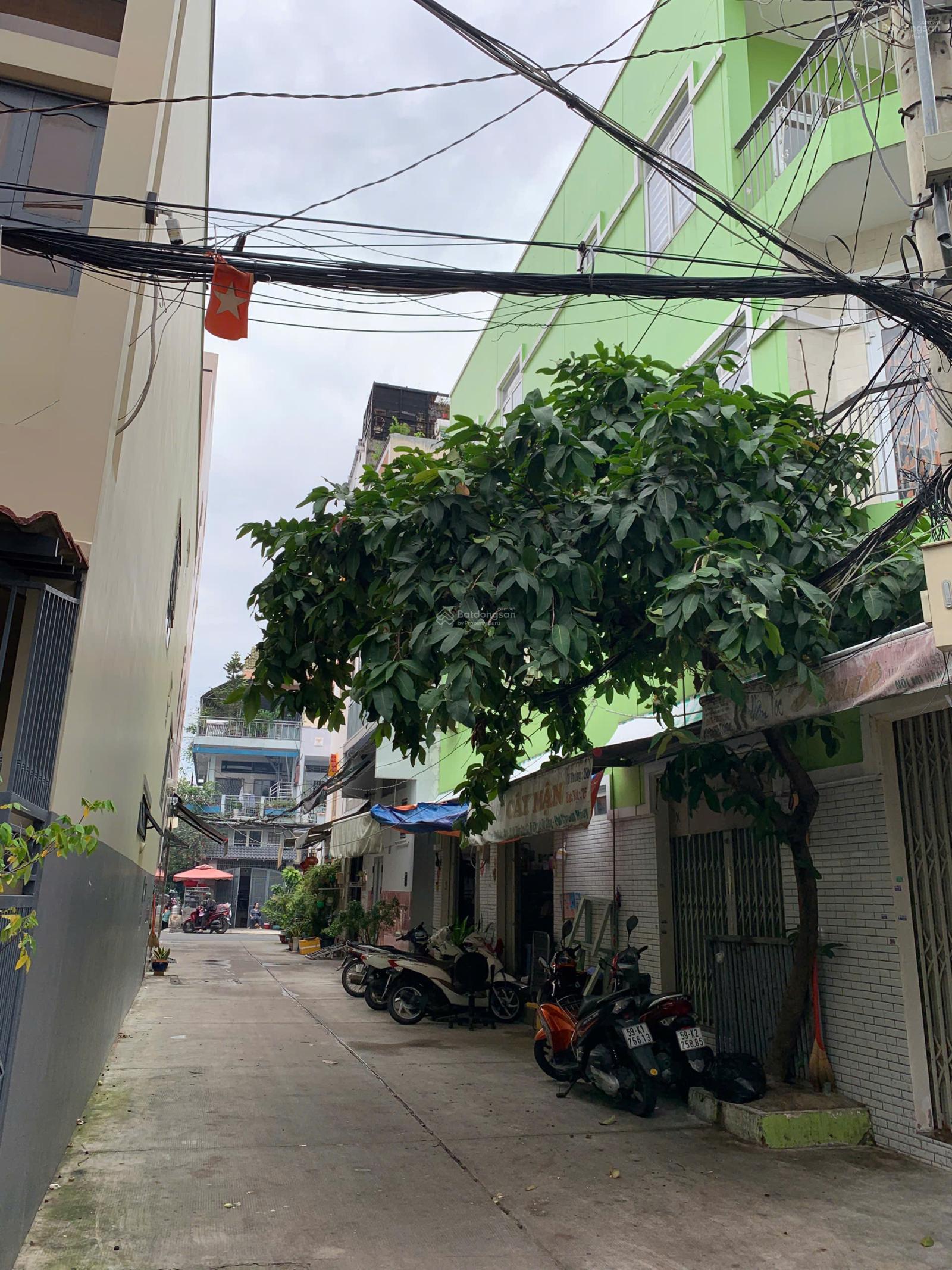 Nhà góc 3 lầu (4x15m) đường 7m Cư Xá Phú Lâm D ngay chợ