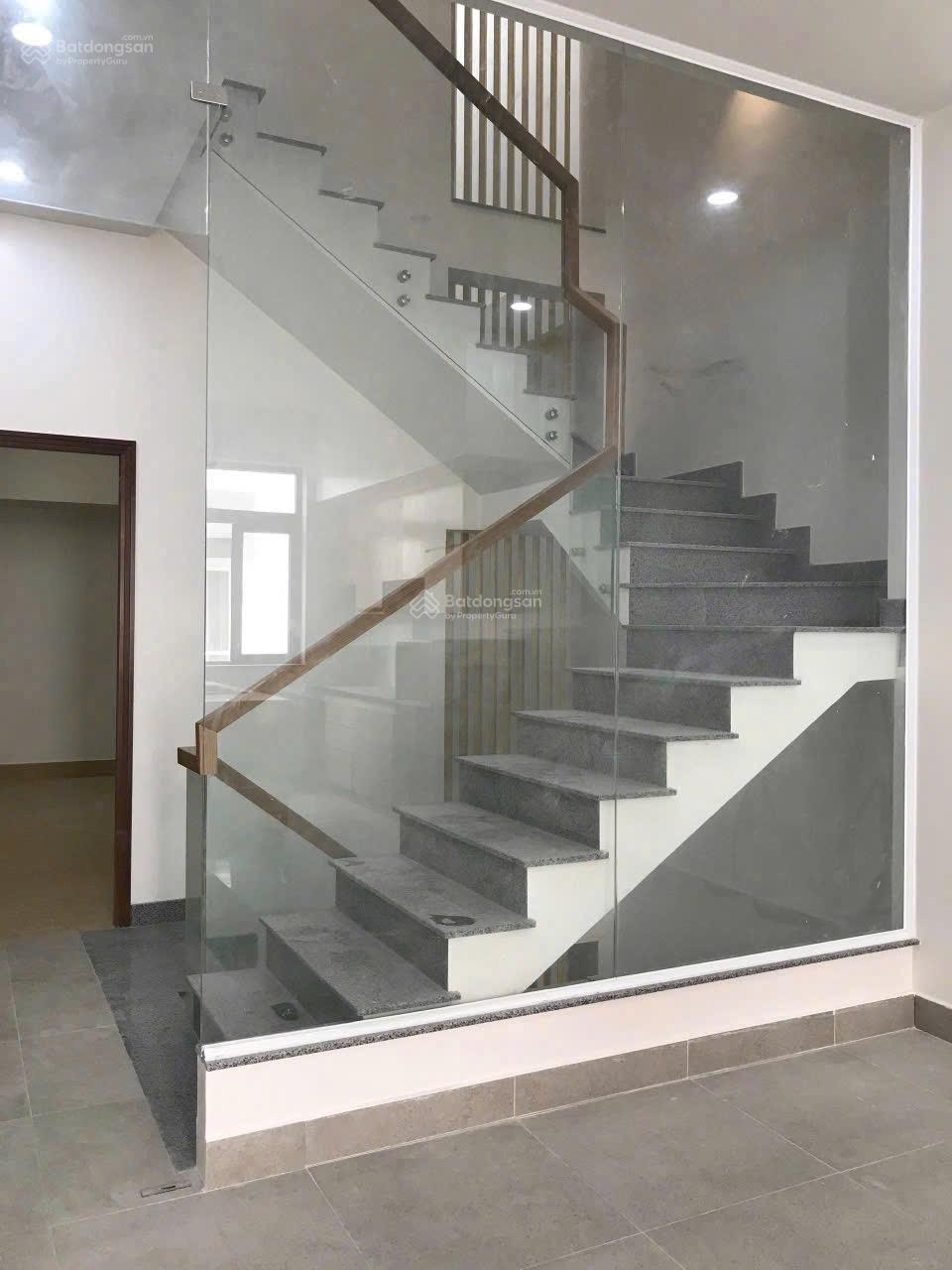 Hiếm, nhà hẻm xe hơi đường 17, ngay sau Gigamal chỉ 8,9 tỷ