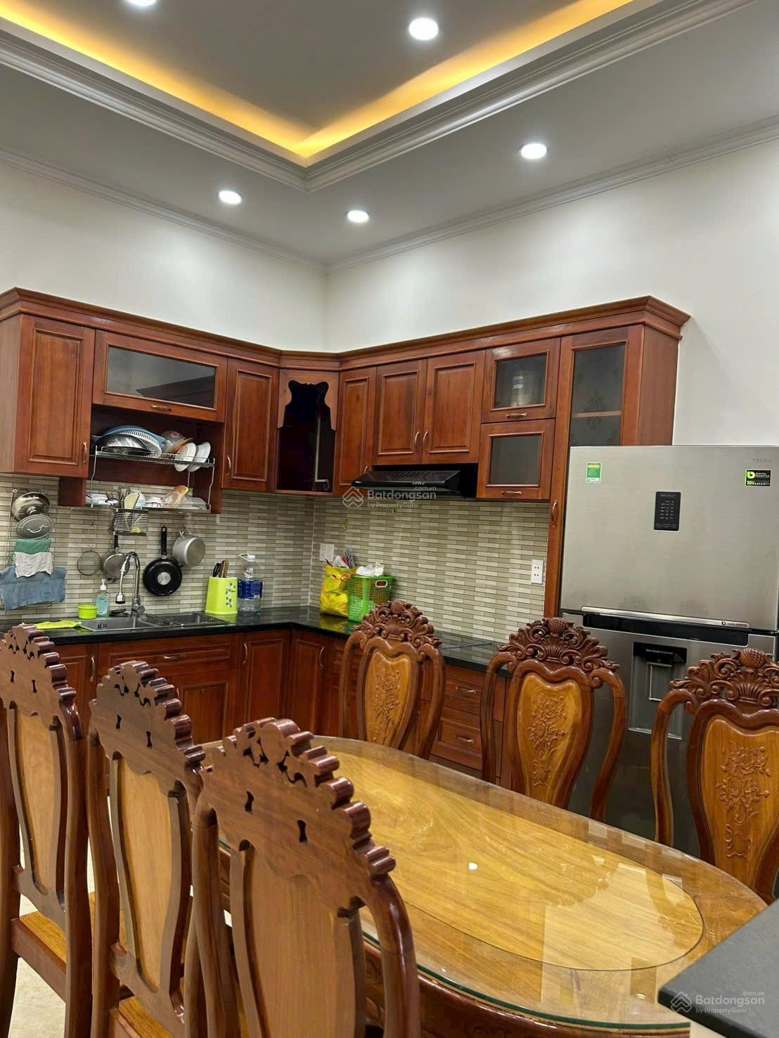 Nhà hẻm xe hơi 1/ Hiệp Bình - có sân đậu xe hơi, 4PN 5WC chỉ 8,8 tỷ Nhà hẻm xe hơi 1/ Hiệp Bình - có sân đậu xe hơi, 4PN 5WC chỉ 8,8 tỷ