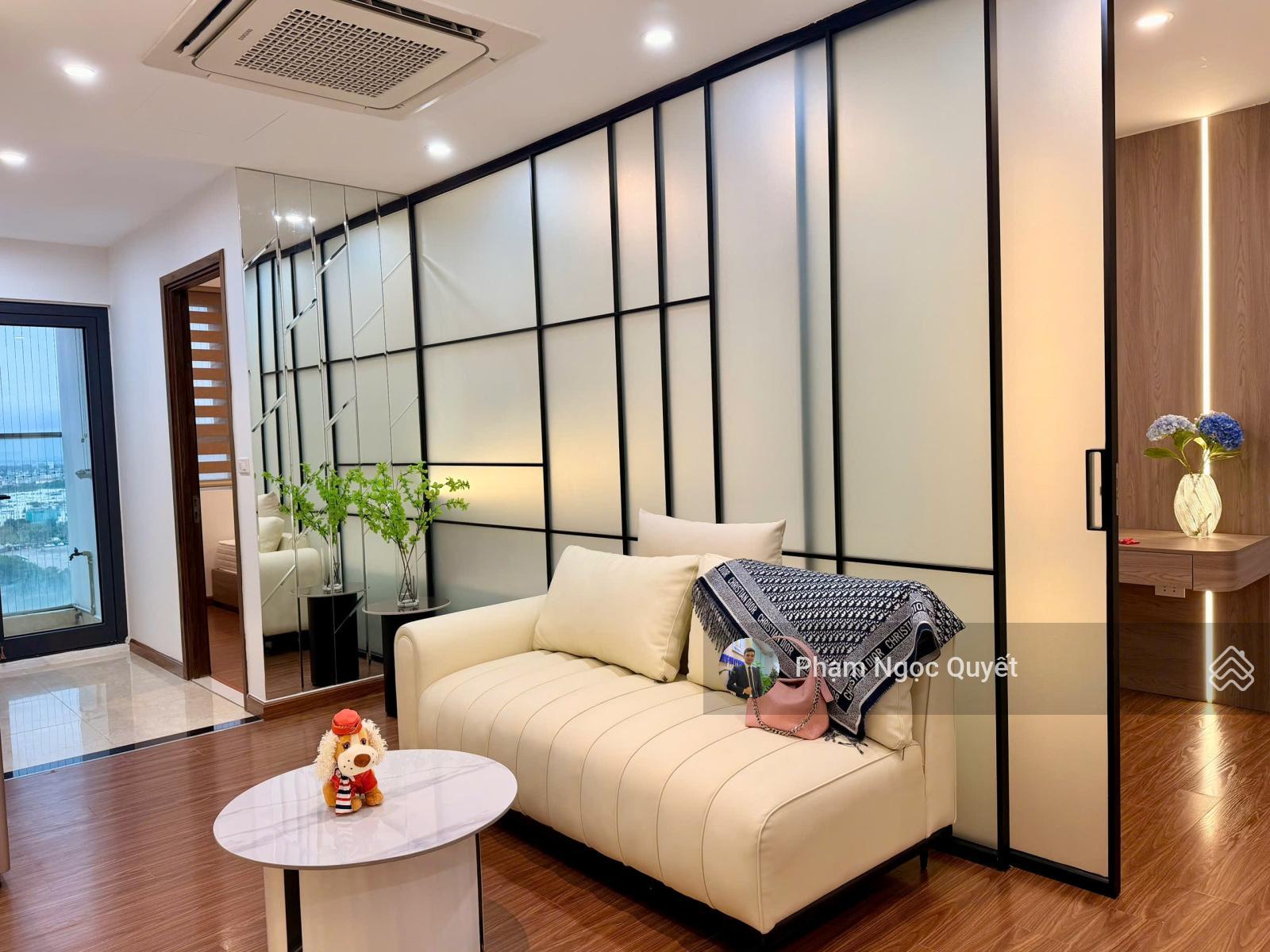 ( Chính chủ ) Bán căn 50m2 2PN +2WC Tầng Trung Full NT đẹp giá 5,2 tỷ cc Eco Dream