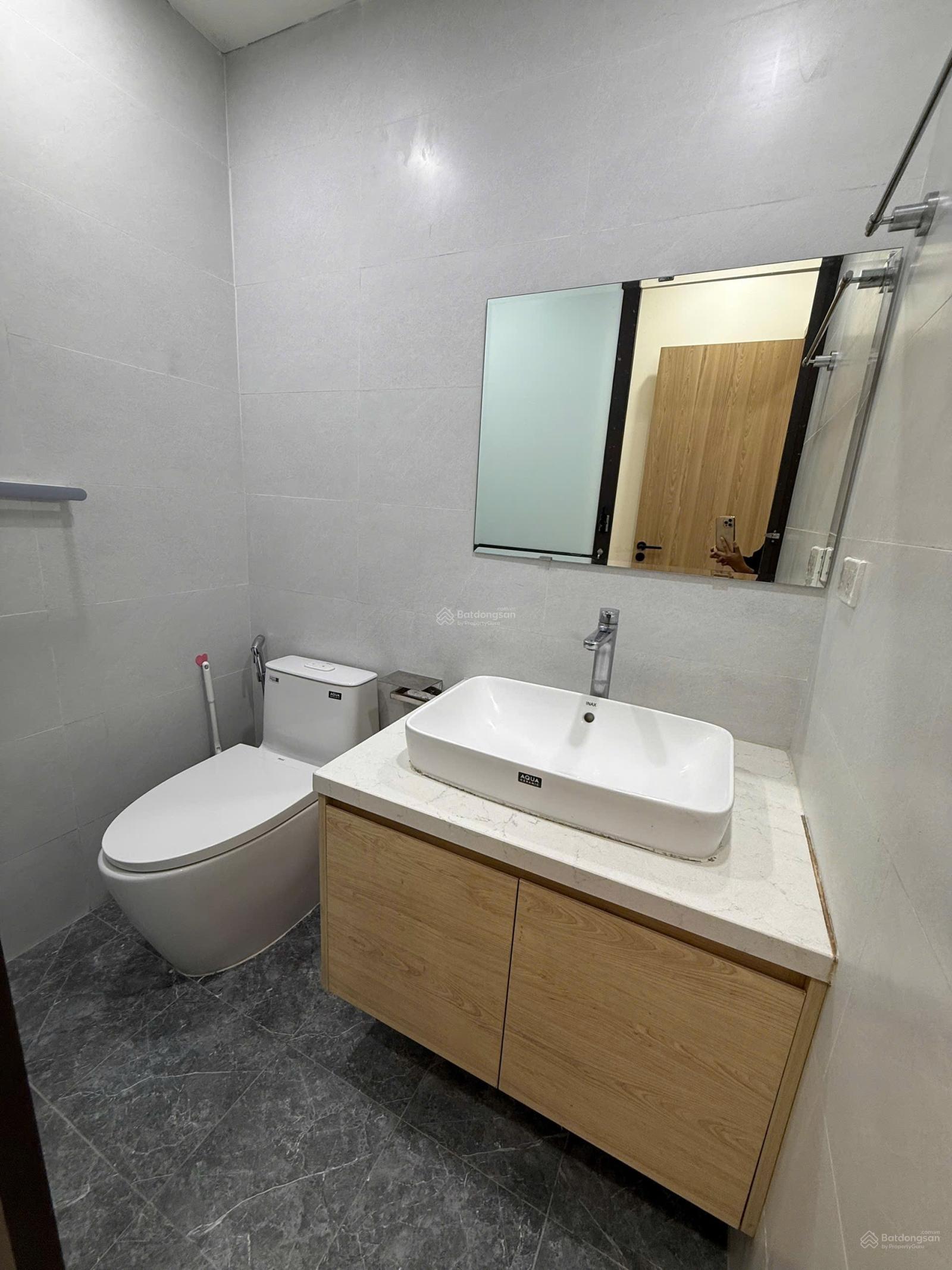 Siêu hiếm, căn 80m2 3 phòng ngủ 2 vệ sinh toà Nơ 9 Bán Đảo Linh Đàm, tầng trung, full nội thất mới