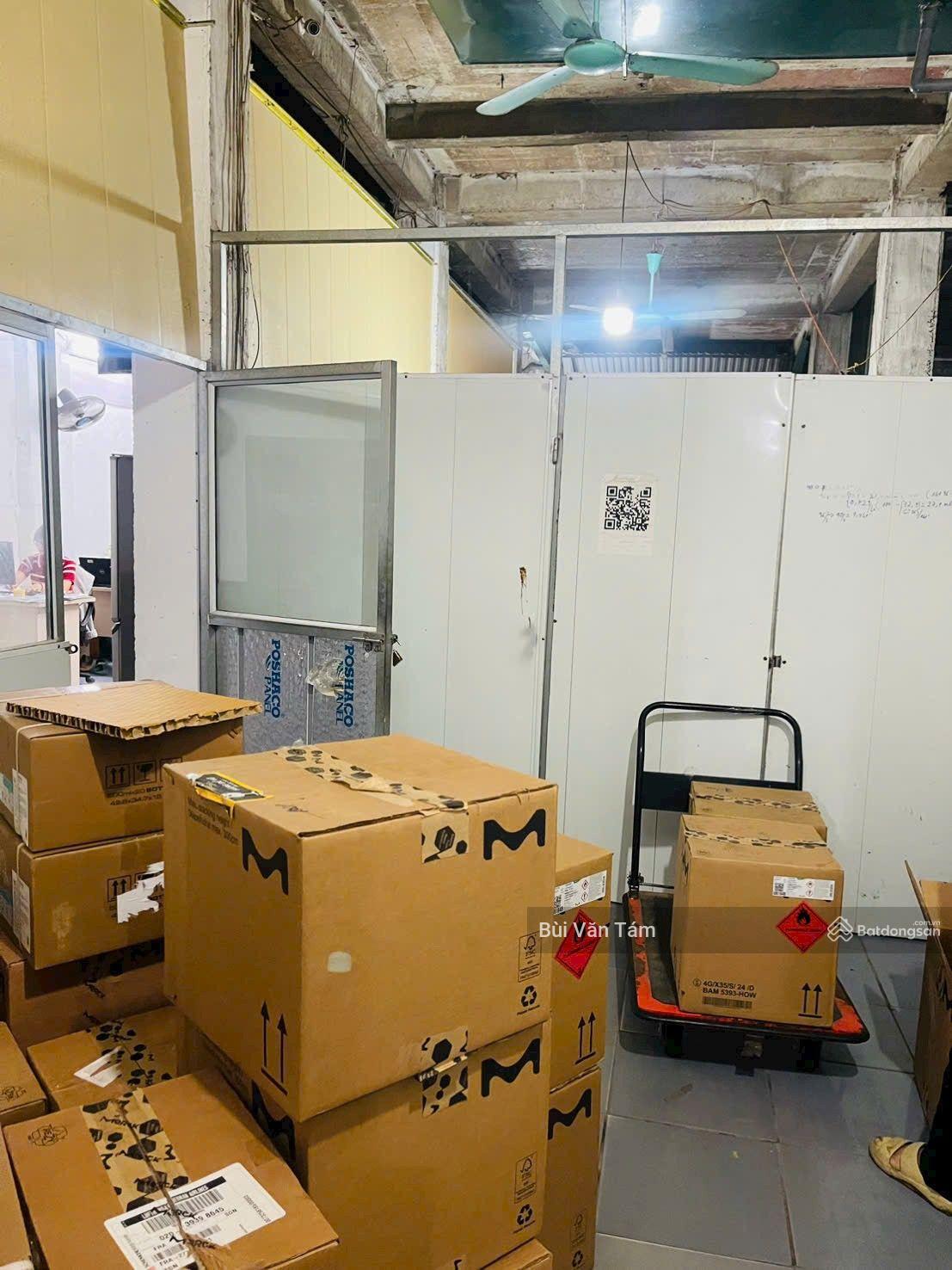 Cho thuê kho Hoàng Văn Thái - Thanh Xuân DT: 140m2 xe 5 tấn đỗ cửa