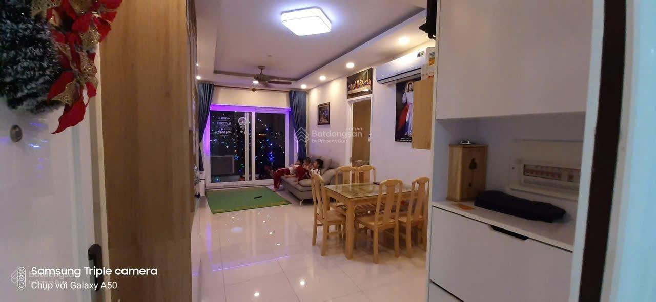 Cần bán căn hộ chung cư 9 View quận 9, thiết kế 2PN 2WC full nội thất giá chỉ 2,8 tỷ