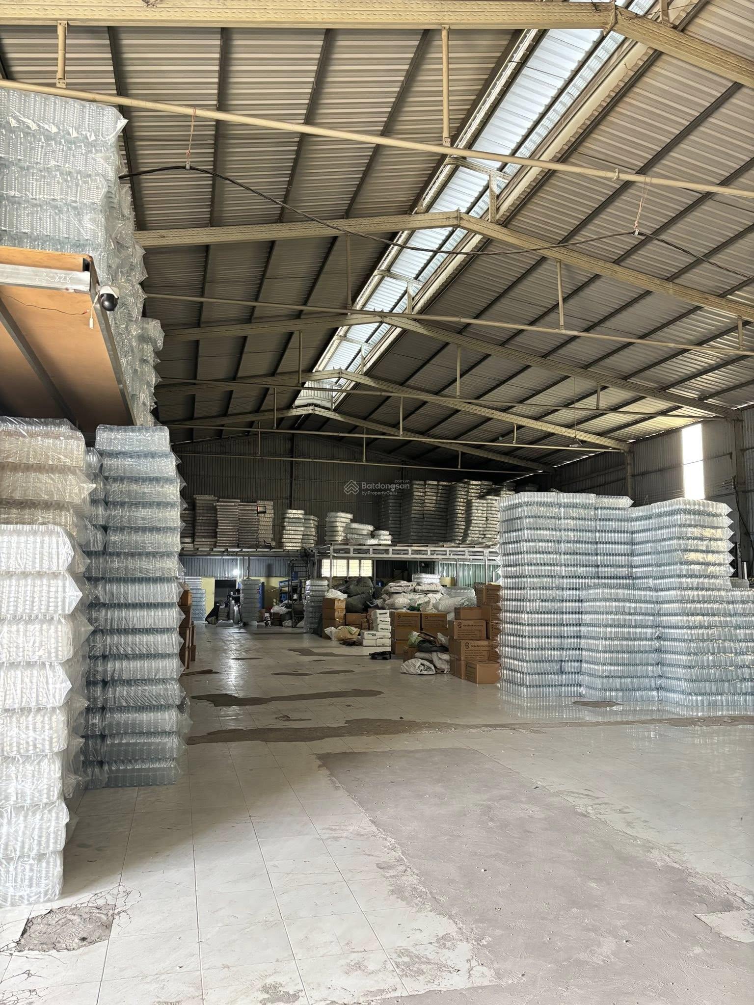 Cho thuê kho xưởng - DT 800m2 - đường Kinh Dương Vương- cont40f vào. Cho thuê kho xưởng - DT 800m2 - đường Kinh Dương Vương- cont40f vào.