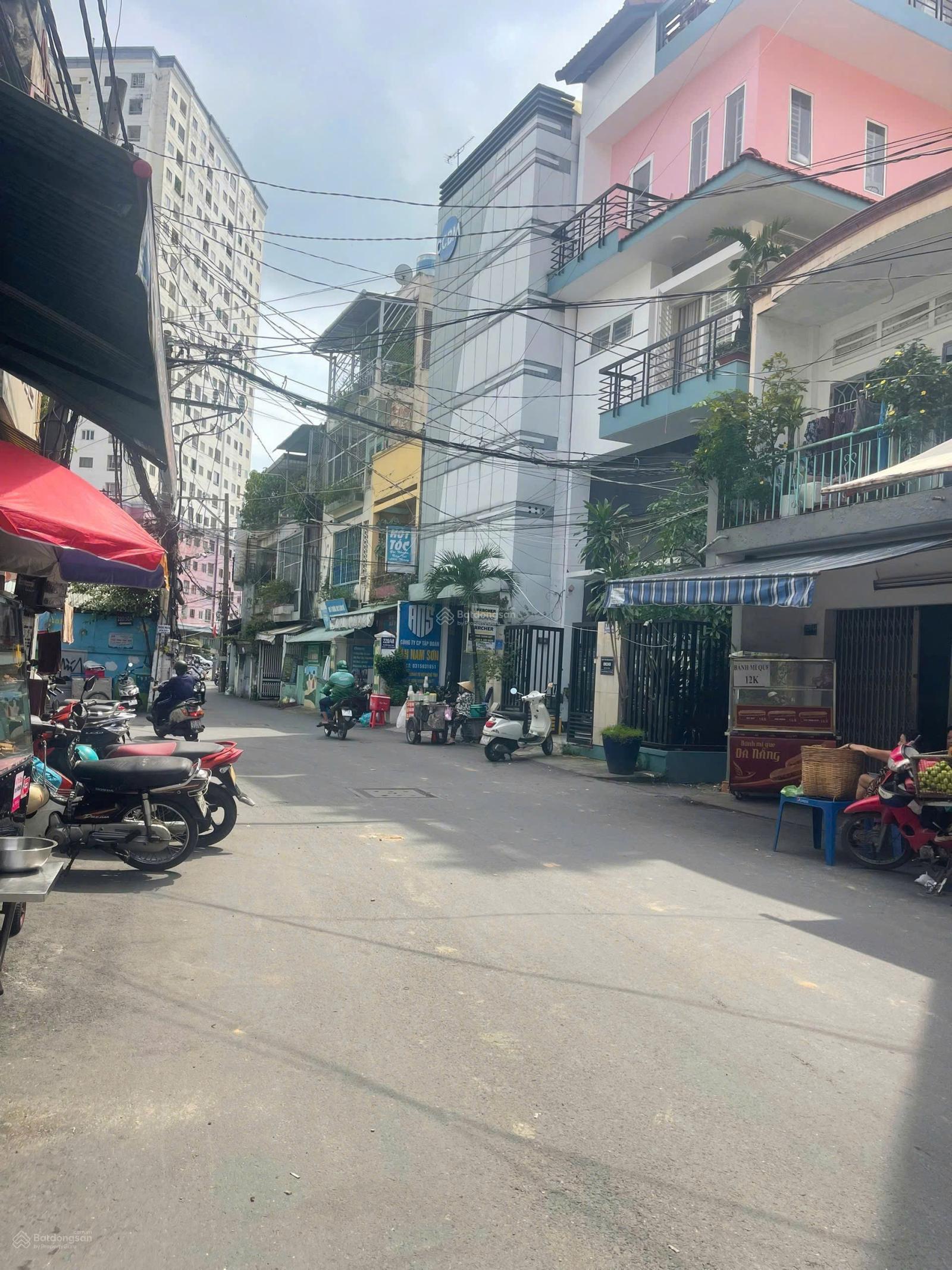 Nhà 98m2 khu Cư xá Ngân hàng, hẻm to, nhà cũ, bình yên giữa lòng thành phố.