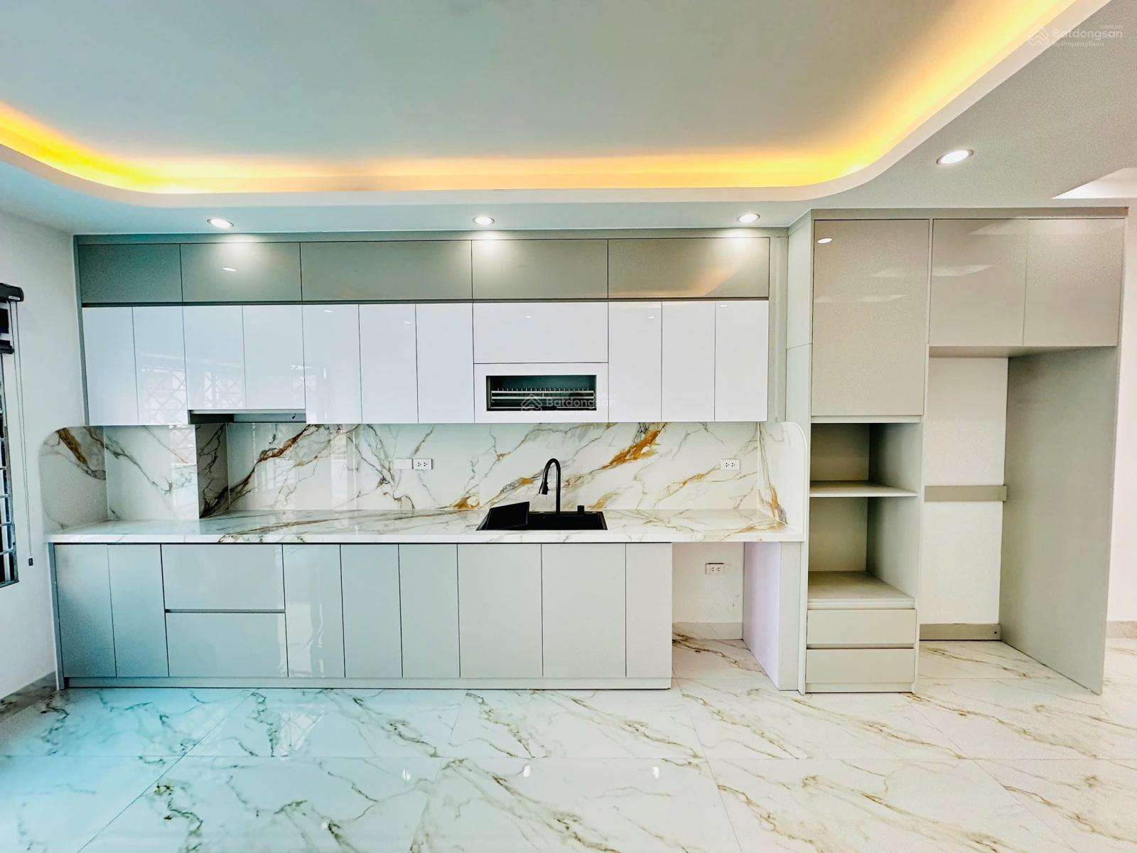 Chính chủ bán nhà phân lô phố Kim Đồng, 7 tầng thang máy cực đẹp Chính chủ bán nhà phân lô phố Kim Đồng, 7 tầng thang máy cực đẹp