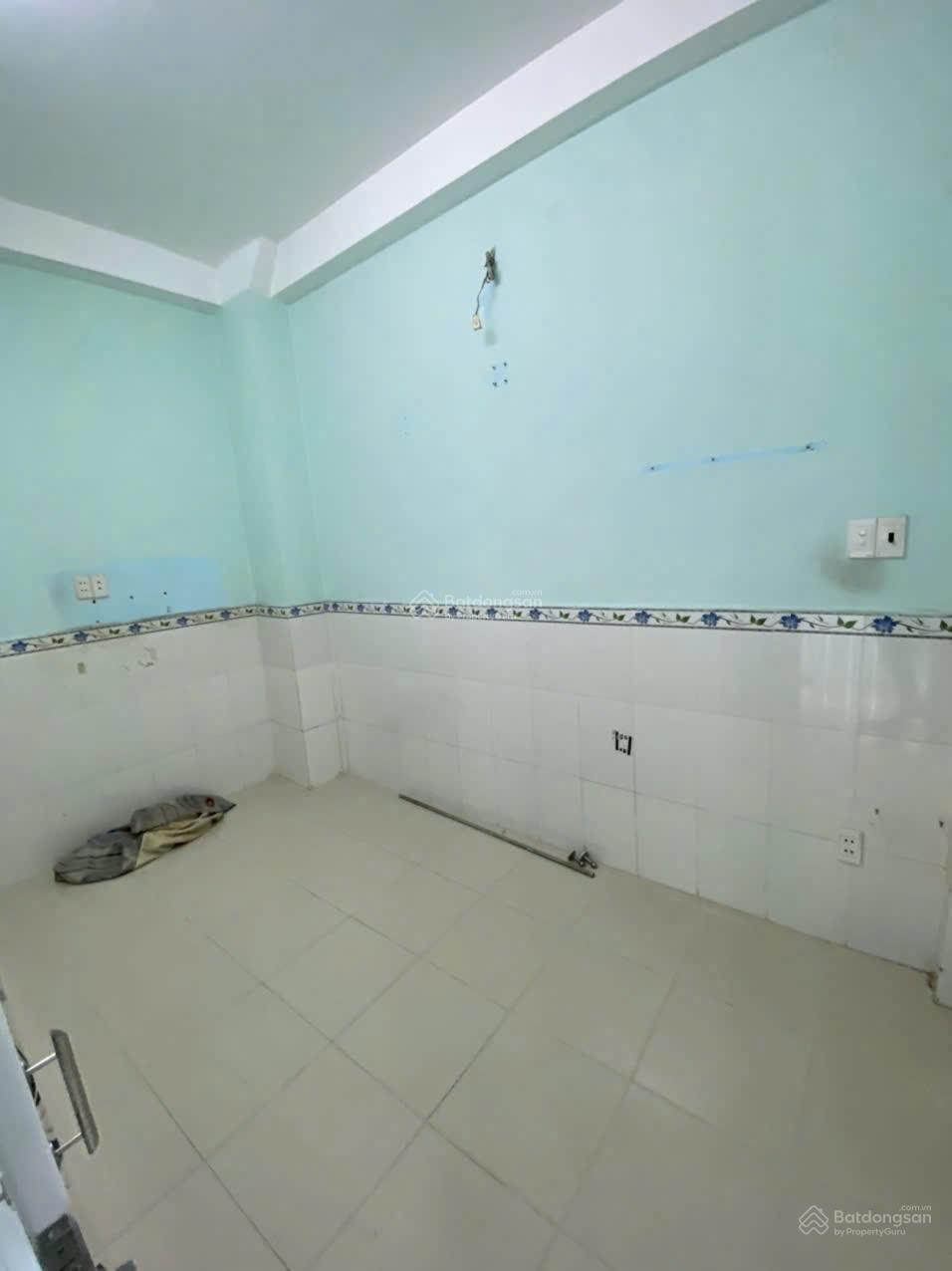 Bán gấp nhà 1 lầu gần mặt tiền ngay Vòng xoay Lê Đại Hành, Khu Lữ Gia.