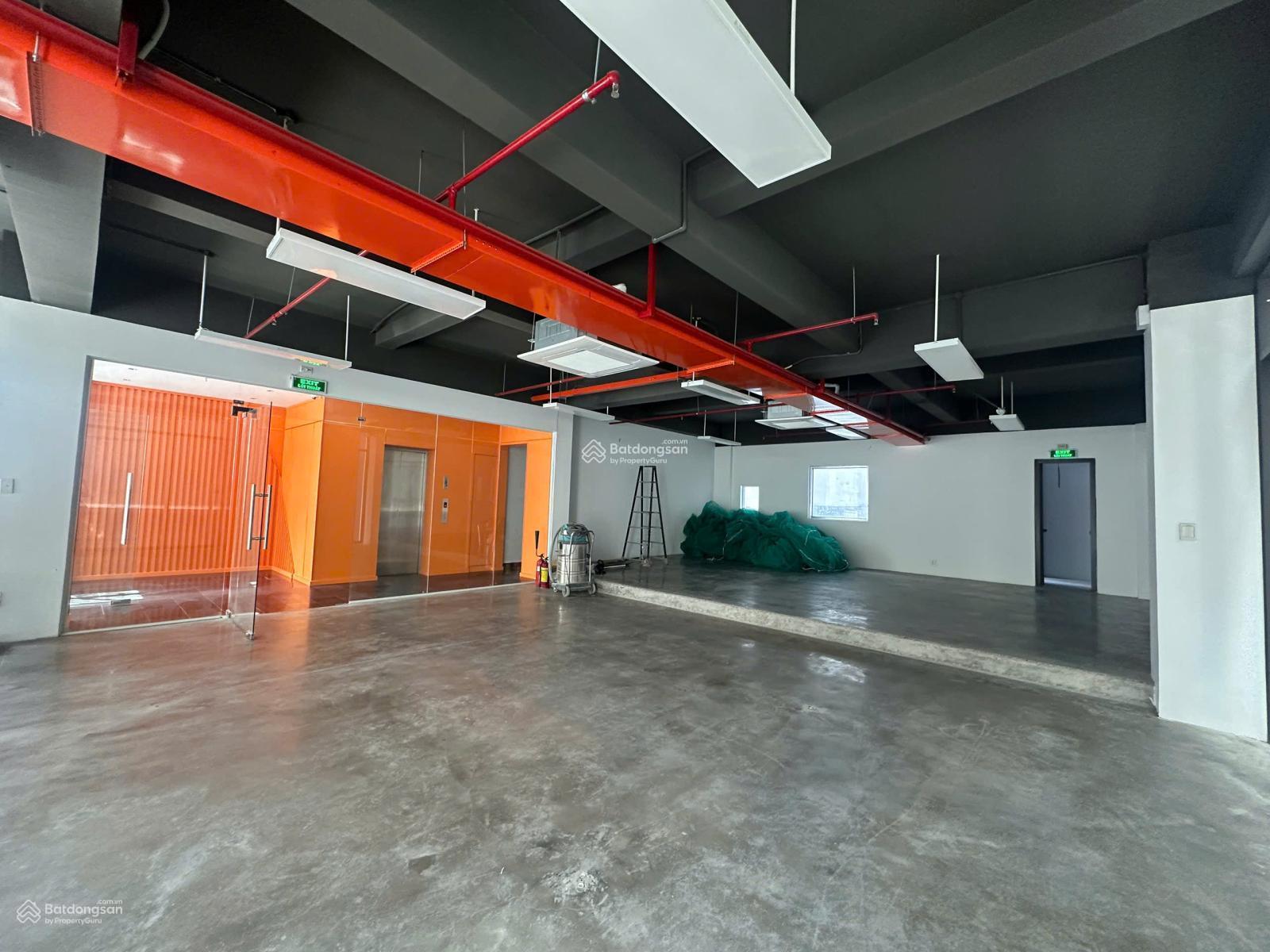 Tòa Nhà Văn Phòng Đường Nguyễn Văn Trỗi, Phường 15. DT: 14x28m. Hầm - 7 Tầng. PCCC Đầy Đủ