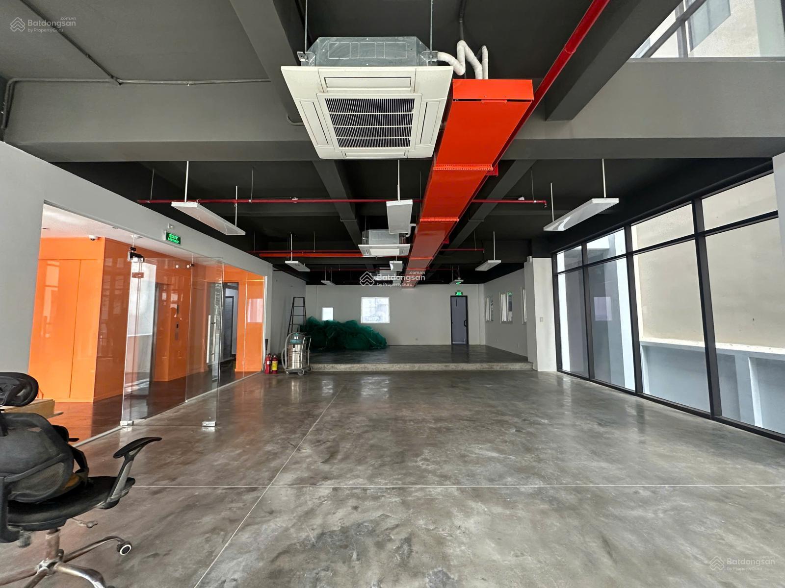 Tòa Nhà Văn Phòng Đường Nguyễn Văn Trỗi, Phường 15. DT: 14x28m. Hầm - 7 Tầng. PCCC Đầy Đủ