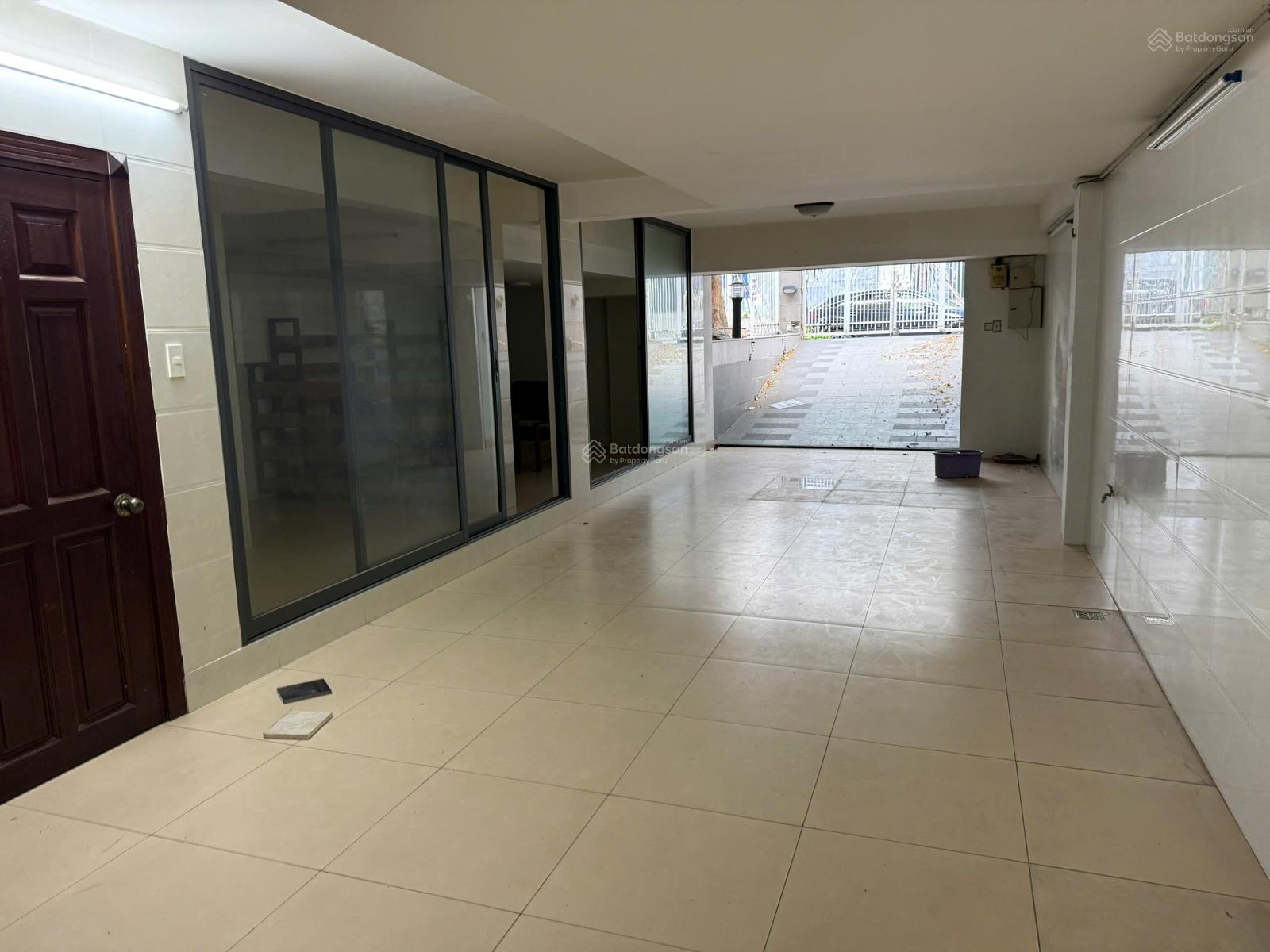 Cho thuê biệt thự 6PN, 7WC, 500m2 tại Saigon Pearl, 118 triệu, Full Nội Thất