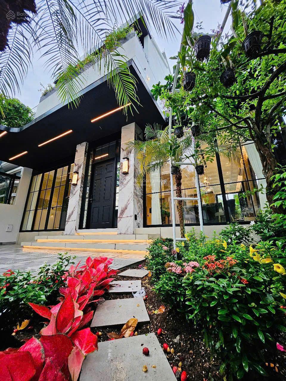 Em bán villa sân vườn Mỹ Giang Phú Mỹ Hưng Quận 7 Hồ Chí Minh