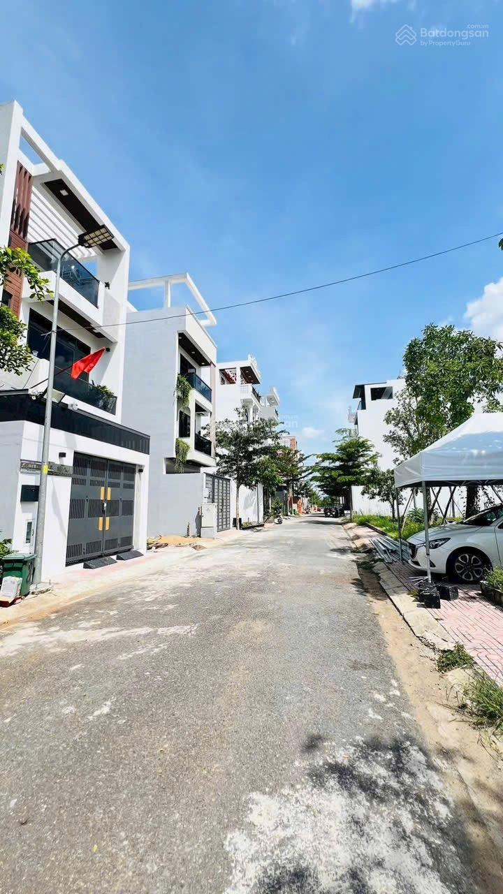 Bán đất nền sổ hồng riêng KDC Sài Gòn South 1181 Lê Văn Lương DT 95m2, sổ hồng riêng, giá 79tr/m2 Bán đất nền sổ hồng riêng KDC Sài Gòn South 1181 Lê Văn Lương DT 95m2, sổ hồng riêng, giá 79tr/m2