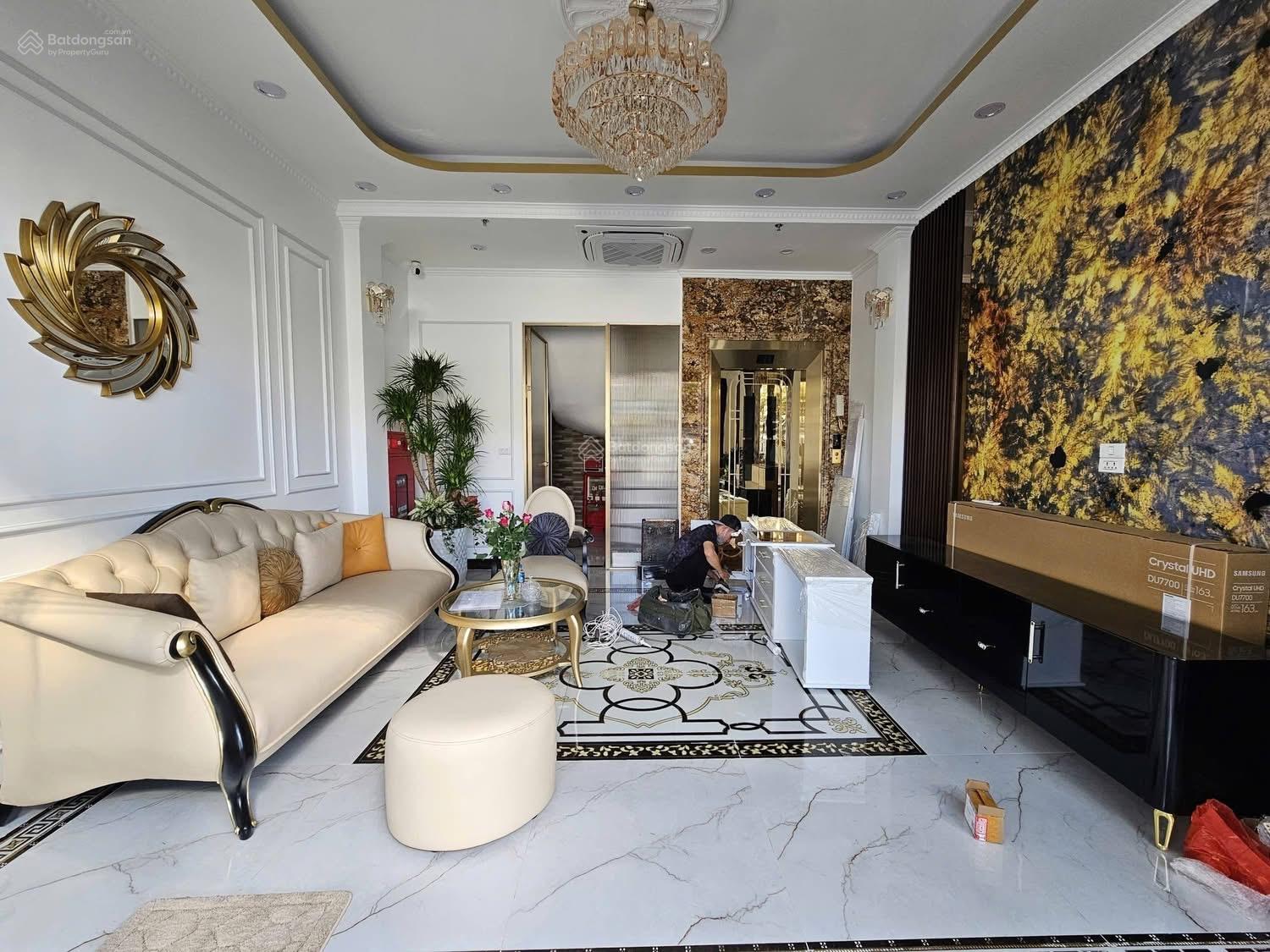 Bán nhà mặt phố Đại La- Hai Bà Trưng nhà mới đẹp DT 40m -7 tầng thang máy-MT 5m giá 30,9 tỷ