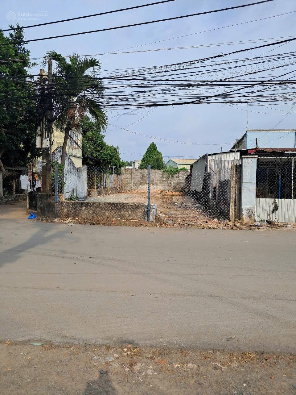 Bán đất lô góc 2 mặt tiền (DT: 236m2 - 9m x 32m) ngay cầu thống nhất P. Hiệp Hoà. Giá chỉ 10,5 tỷ