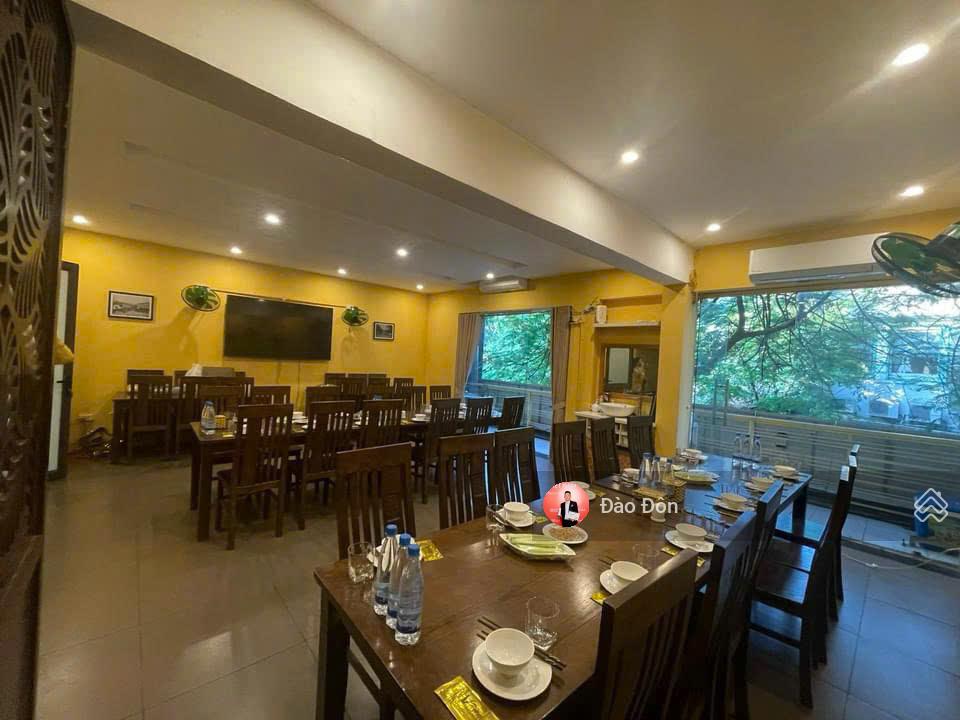 Siêu phẩm cho thuê MBKD lô góc phố Nguyễn Văn Lộc DT: 90m2 x2T, MT: 28m Giá thuê 60trieu/tháng