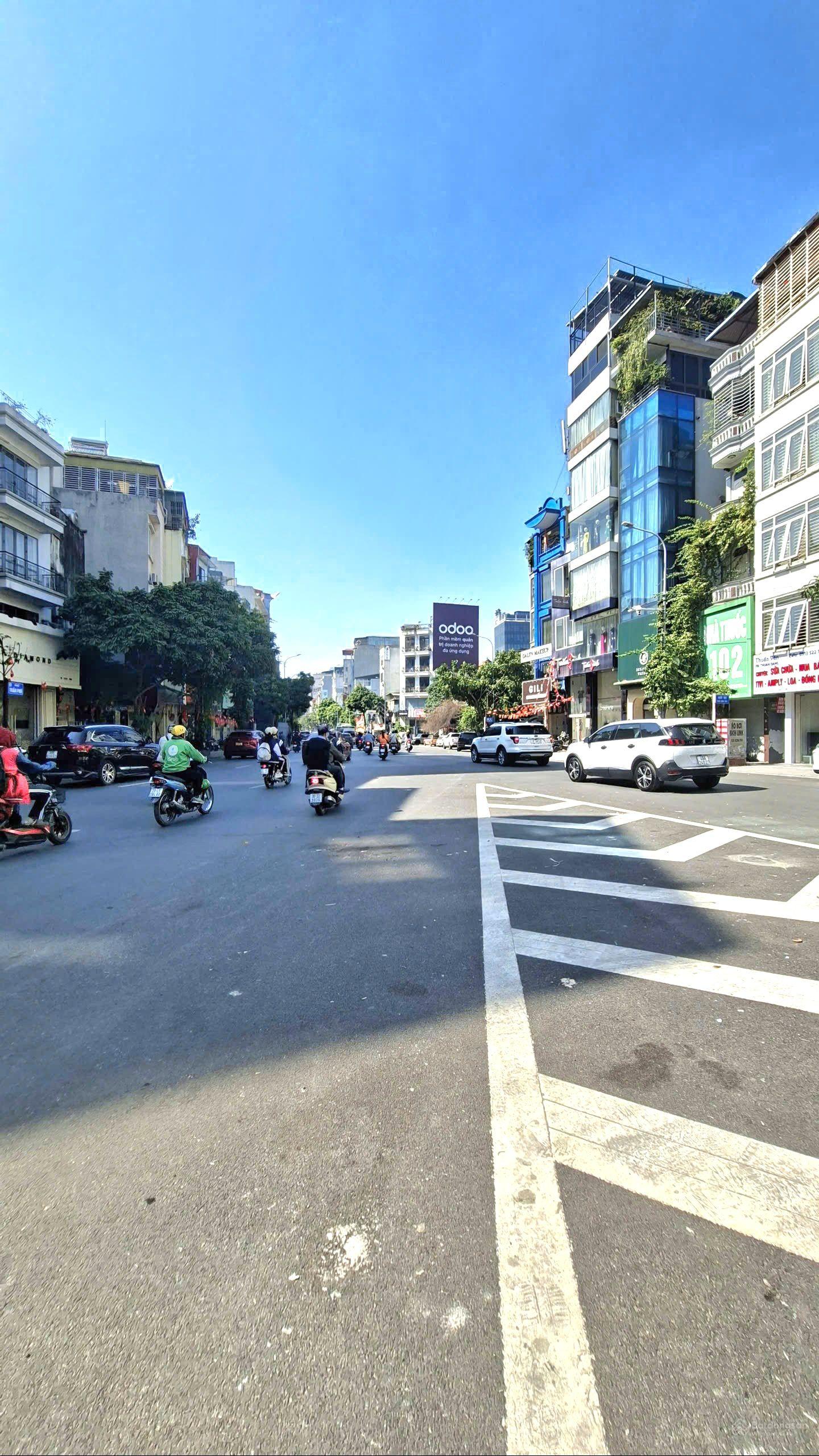 Bán nhà mặt phố Trần Phú 285m2, giá: 320 tỷ. Ba Đình