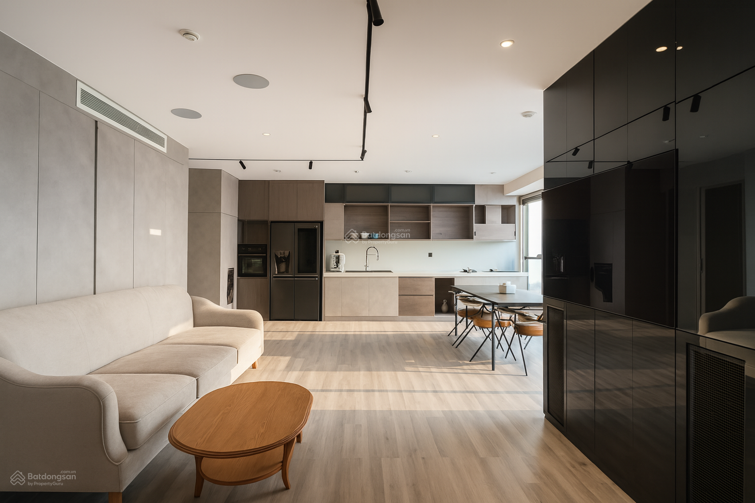 Bán căn hộ Rivergate 185m2 ghép 2 căn, tầng cao, view sông, sát Quận 1, giá 17,8 tỷ thiết kế riêng