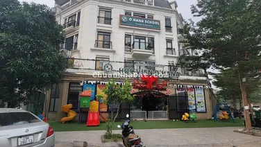 Cho thuê nhà Nguyễn Xiển lô góc 160m2 x 3,5 tầng thông sàn, giá 43 triệu/tháng