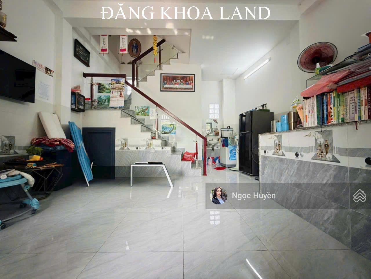 Cực sóc- nhà 3 tầng -HXH - gần Tô Ngọc Vân - Phạm Văn Đồng - giá chỉ hơn 4 tỷ